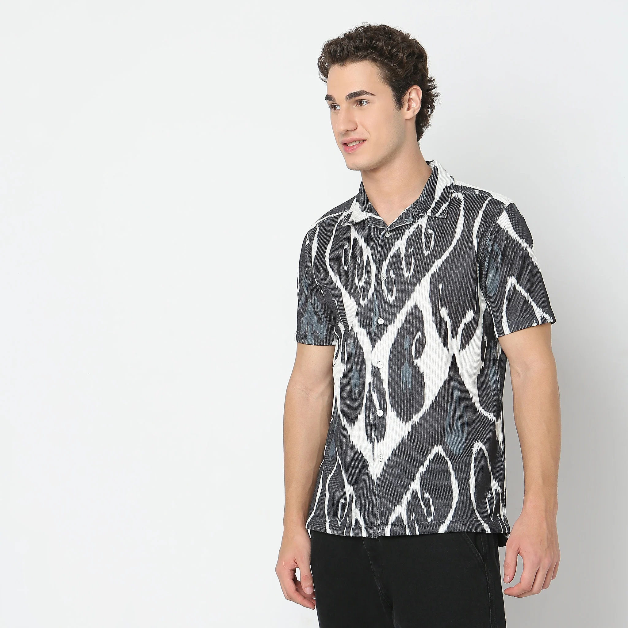 Regular Fit Printed Shirt - Image 5