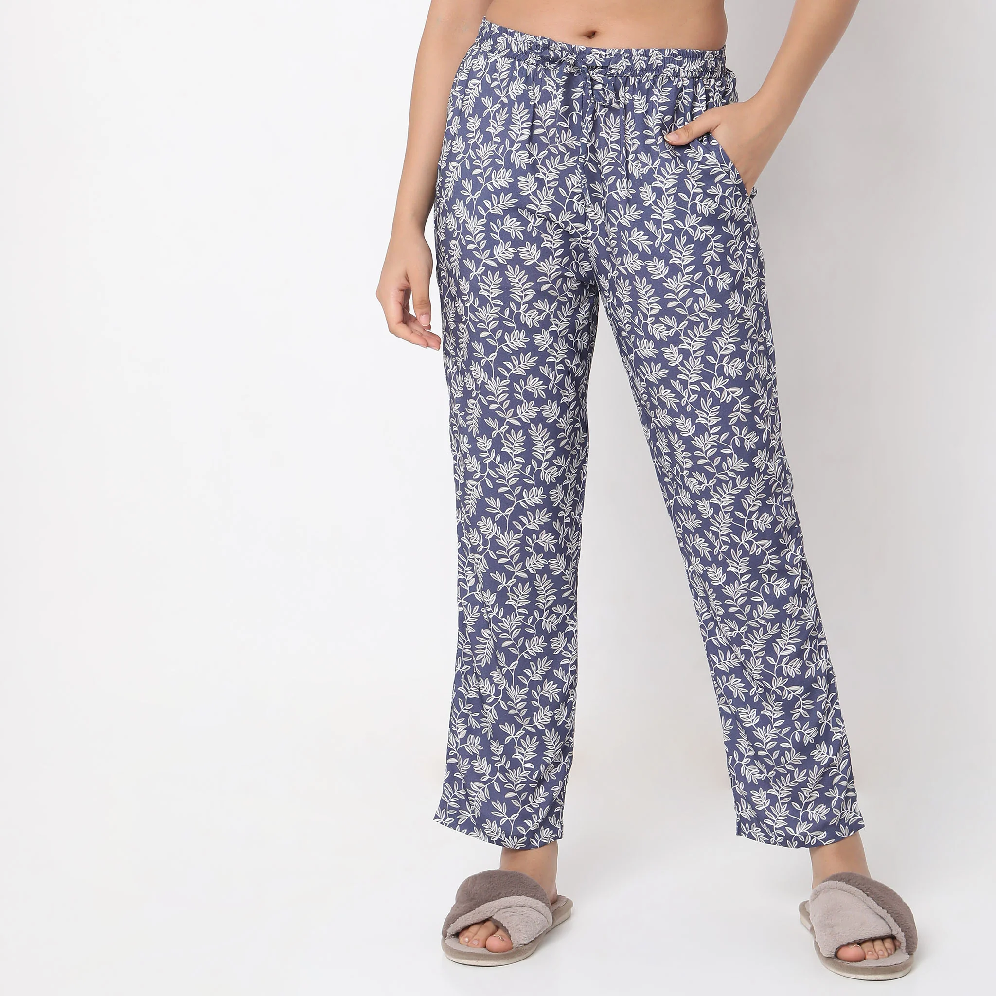 Woven Printed Top With Pyjama Sleepwear Set - Image 6