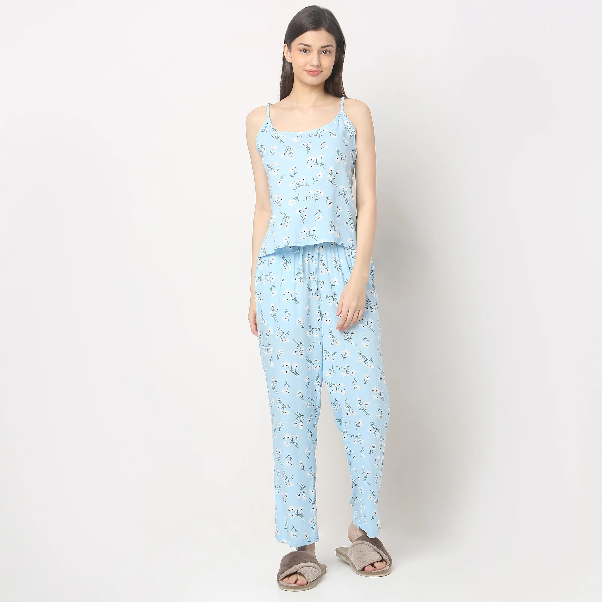 Woven Printed Slip And Pyjama With Shrug Set - Image 8
