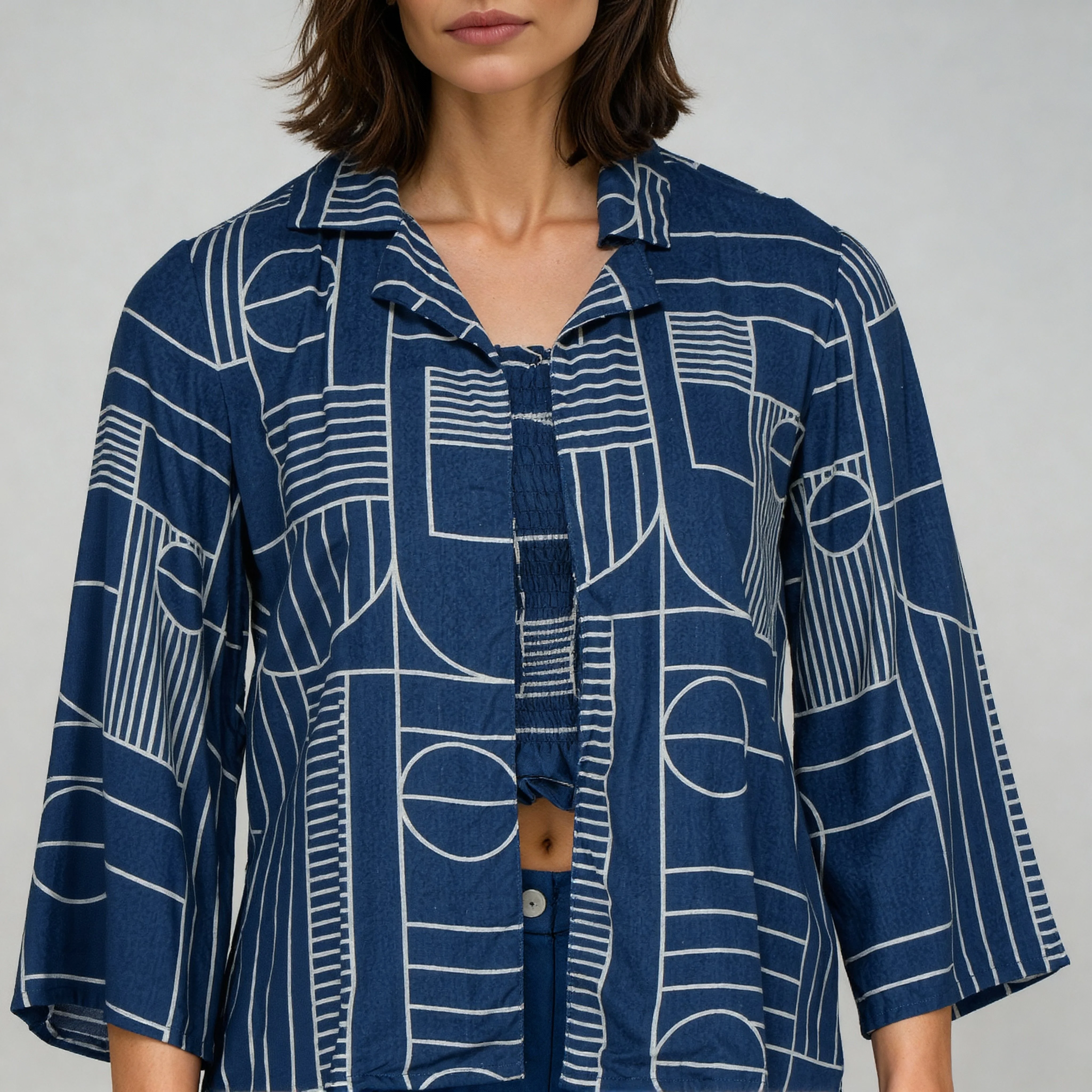 Square Neck Full Sleeve Straight Cut Printed Shrug - Image 4