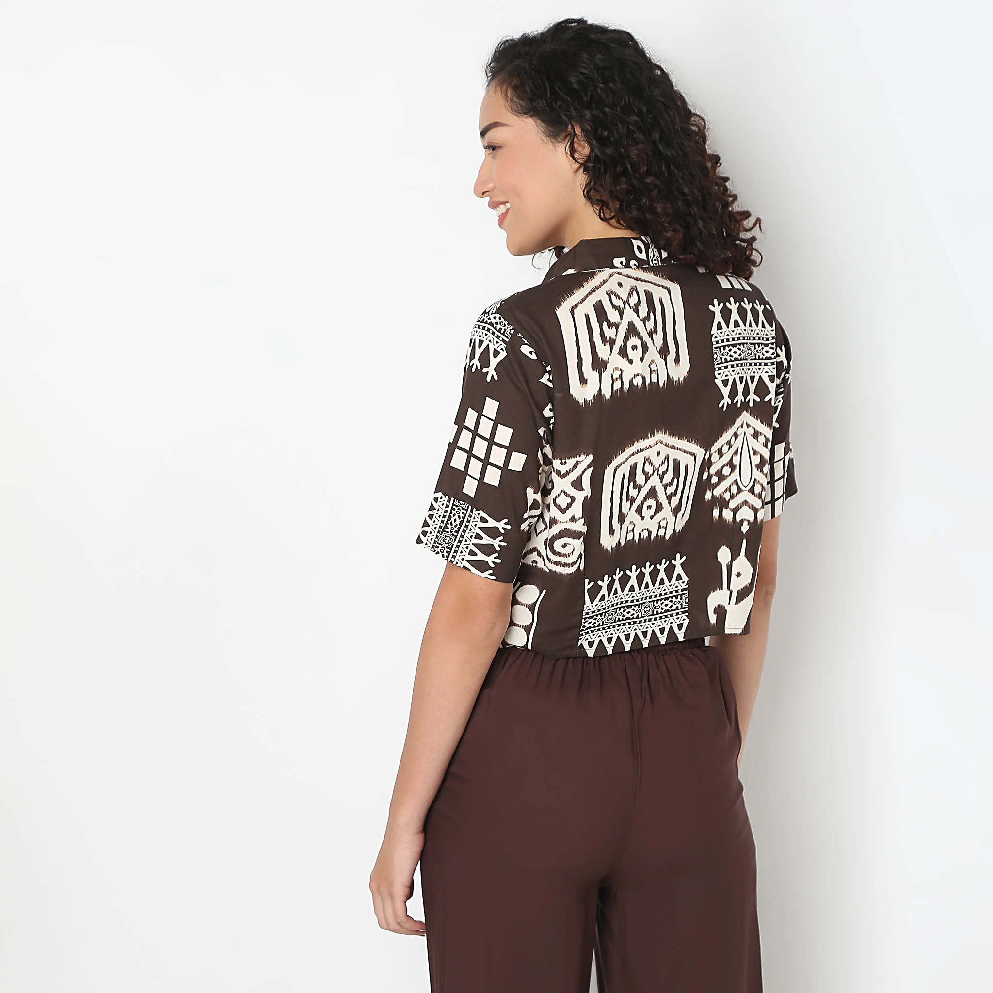 Camp Collar Crop Shirt - Image 8