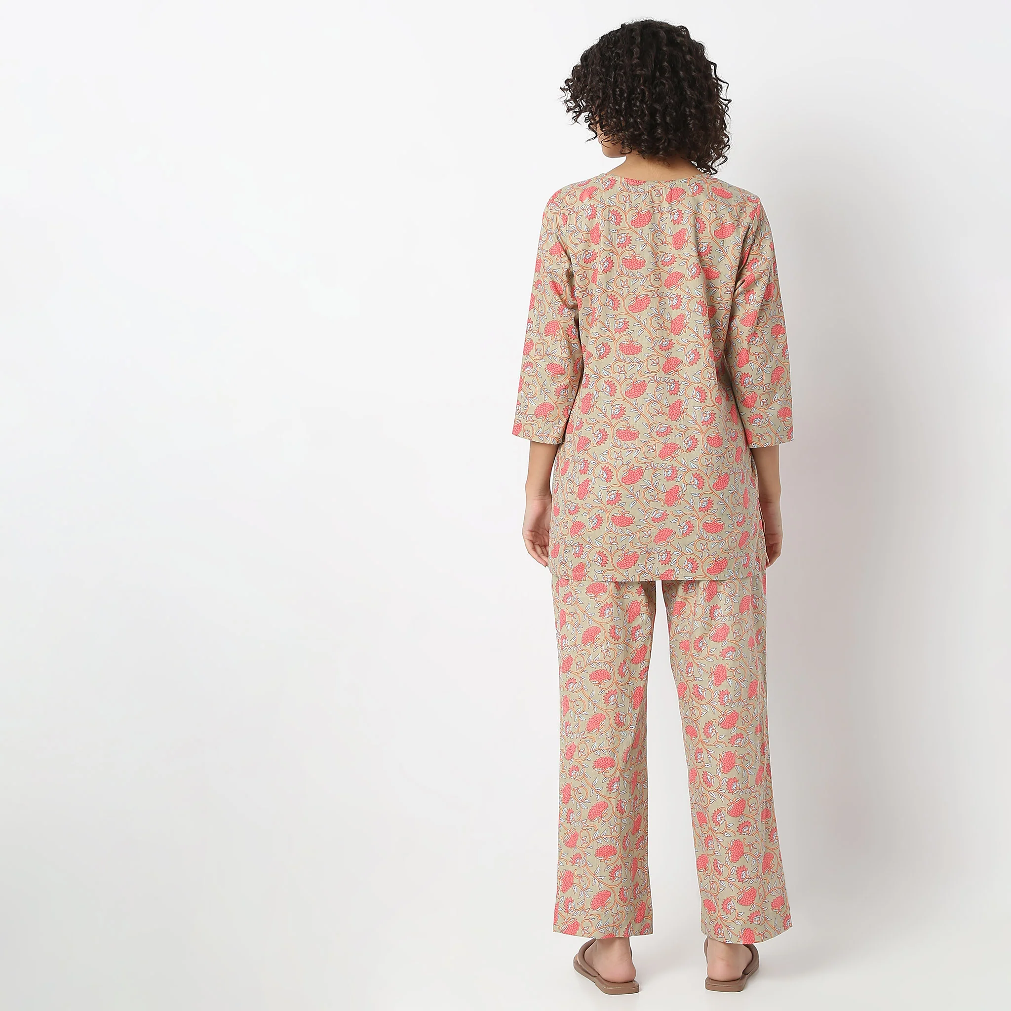 Woven Printed Top With Pyjama Set - Image 3