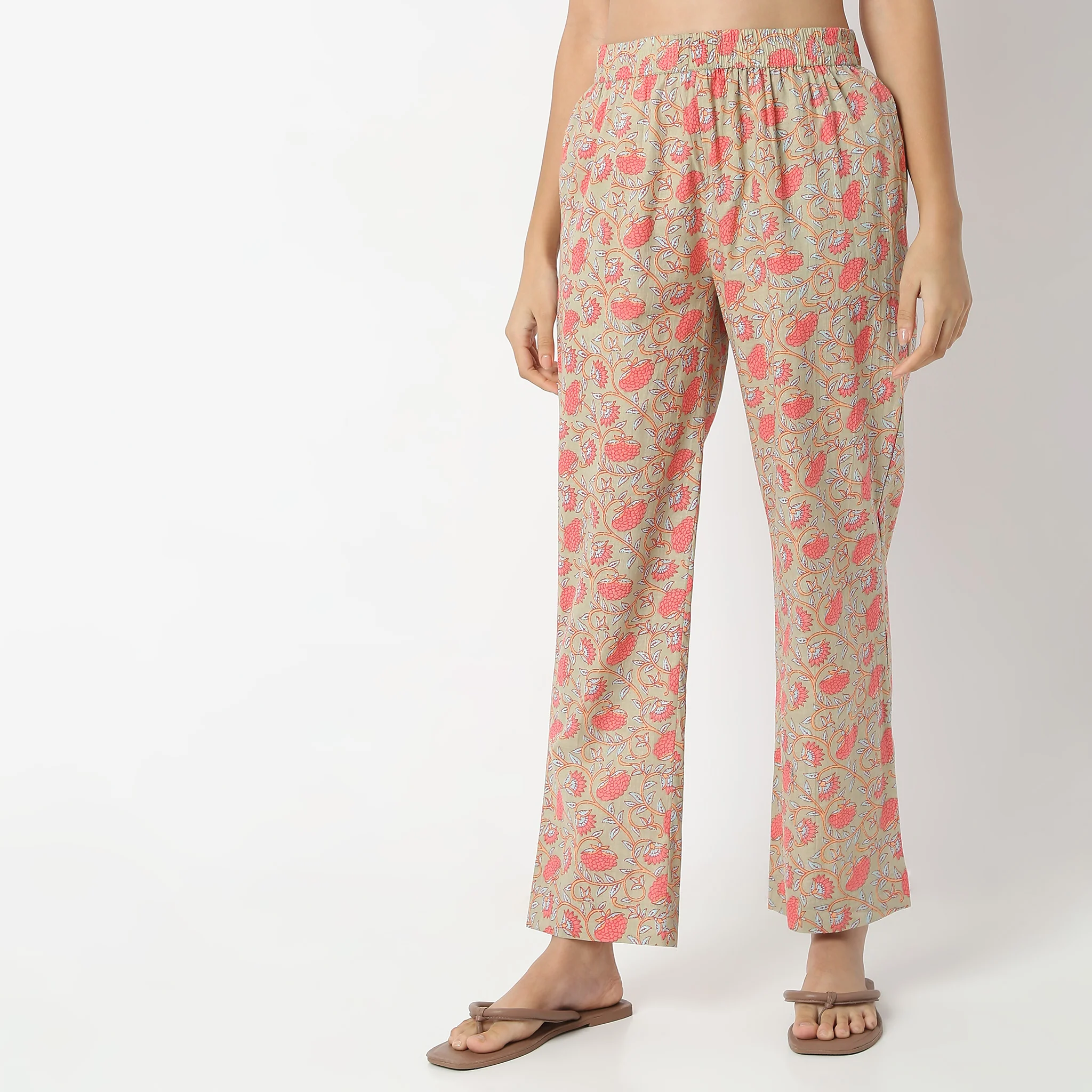Woven Printed Top With Pyjama Set - Image 6