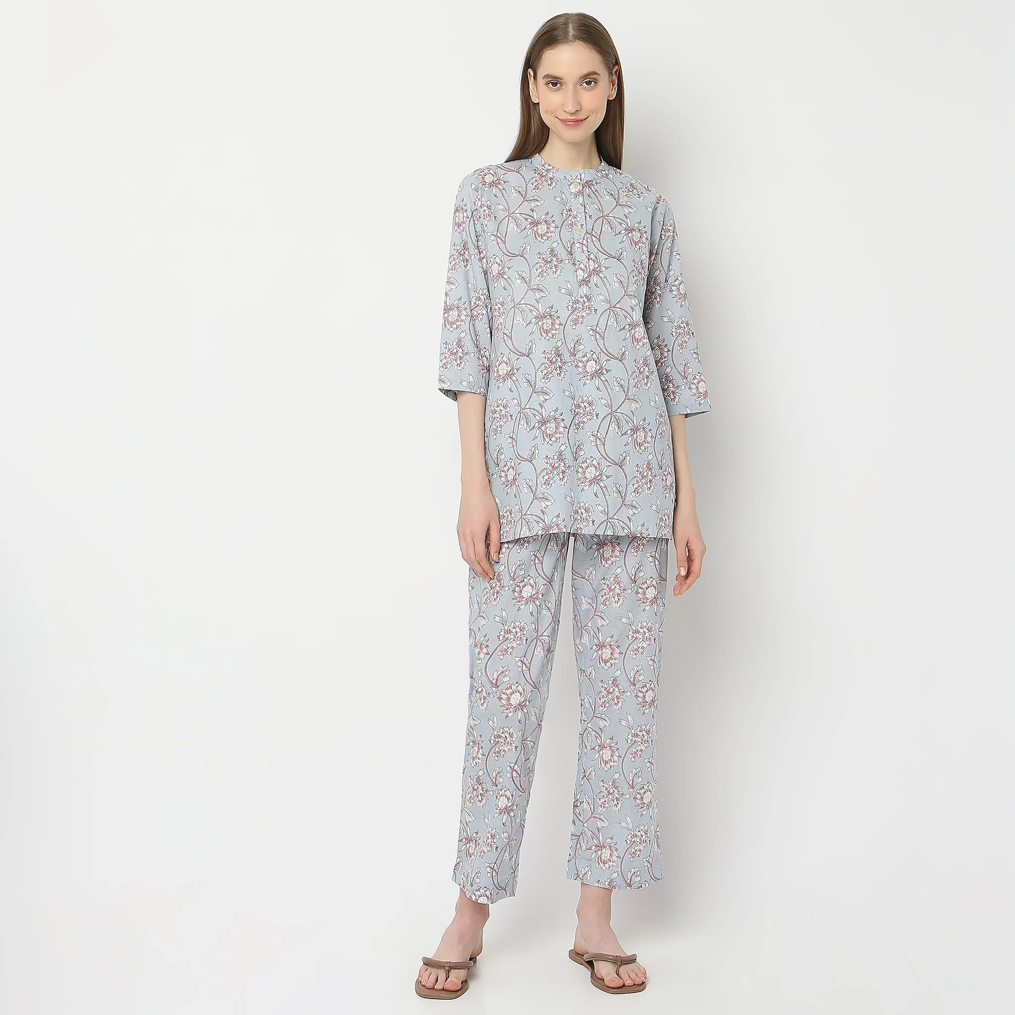 Woven Printed Top With Pyjama Set - Image 2