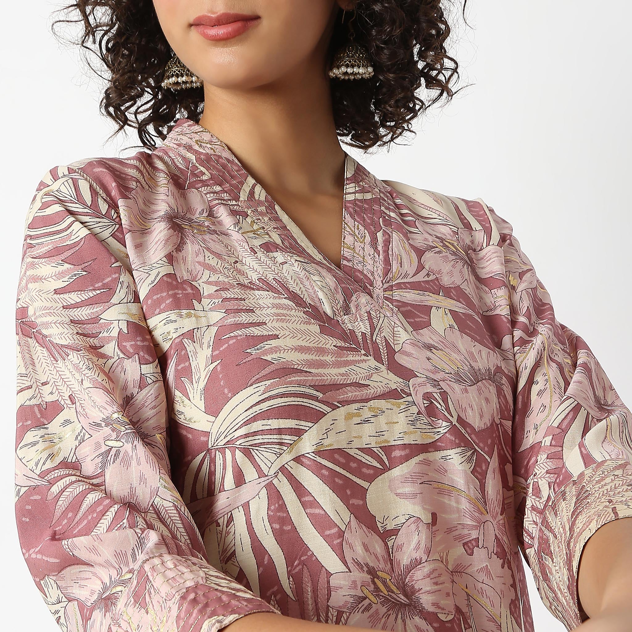 Regular Fit Printed V-Neck Kurta With Pant Set - Image 14