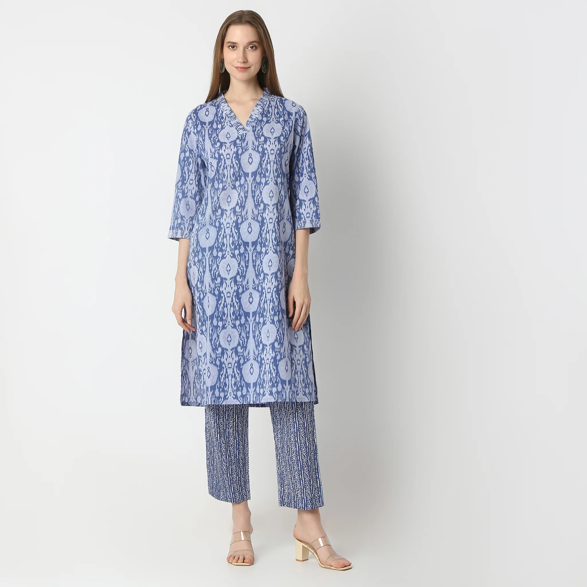 Printed V-Neck Straight Kurta With Pant Set - Image 2