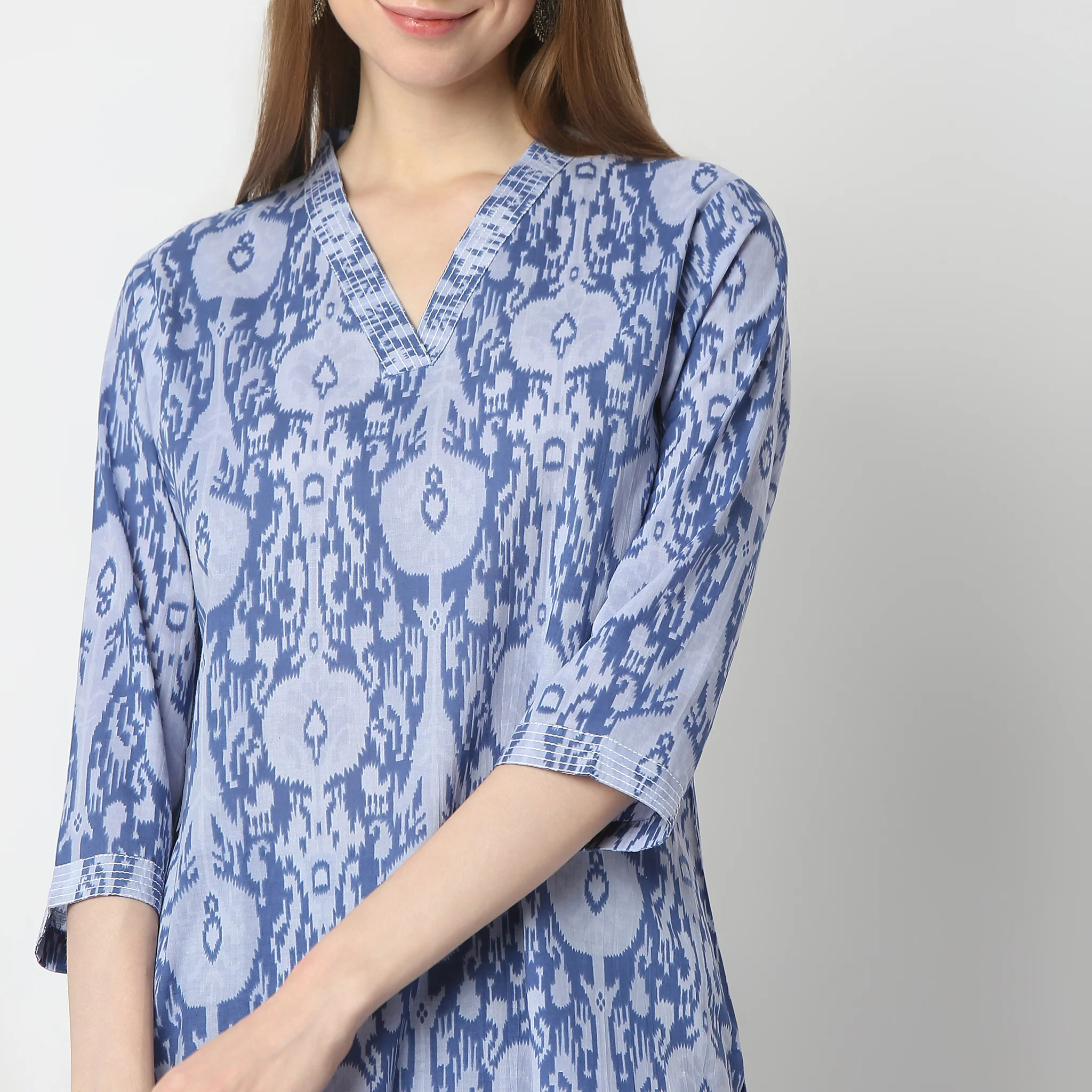 Printed V-Neck Straight Kurta With Pant Set - Image 4