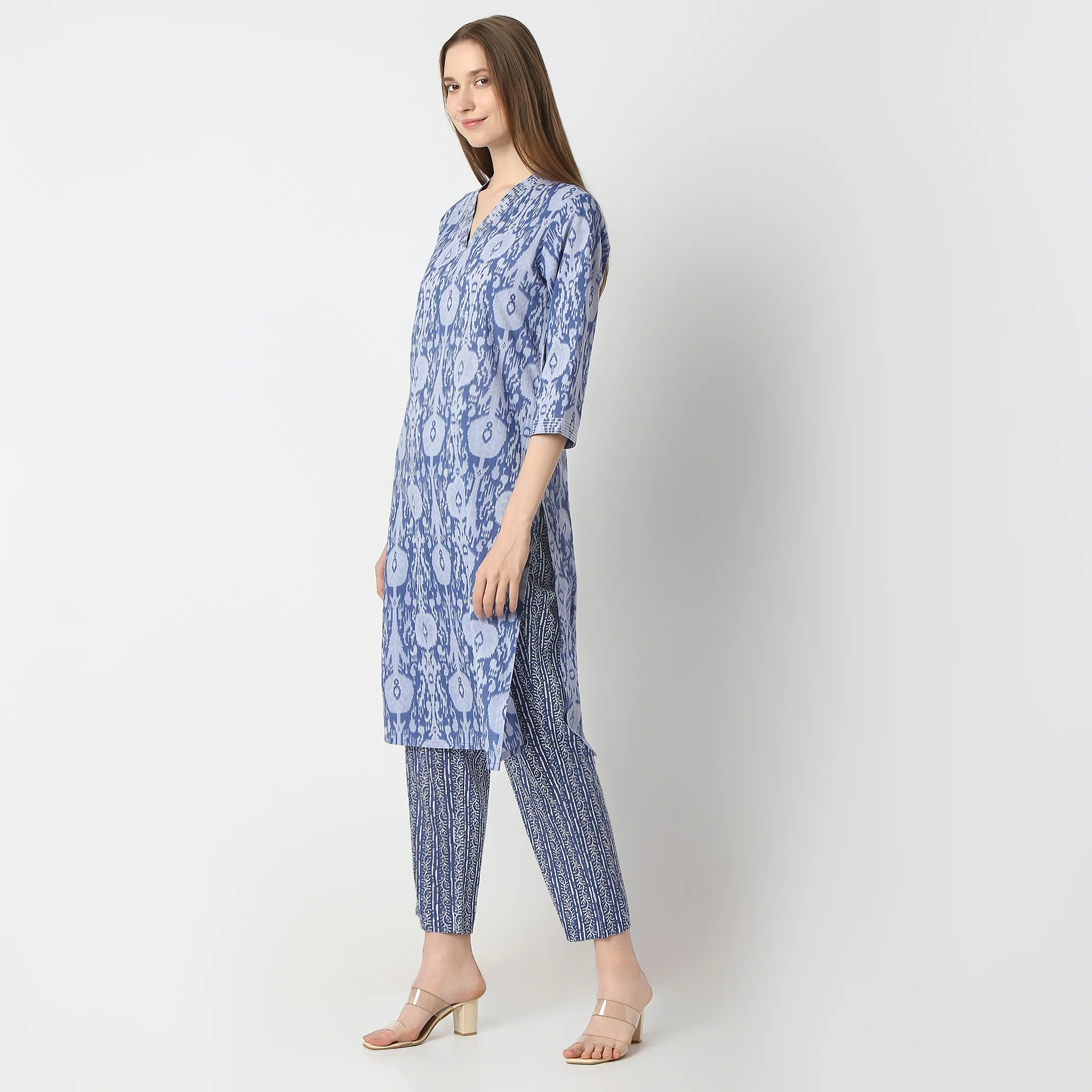 Printed V-Neck Straight Kurta With Pant Set - Image 5