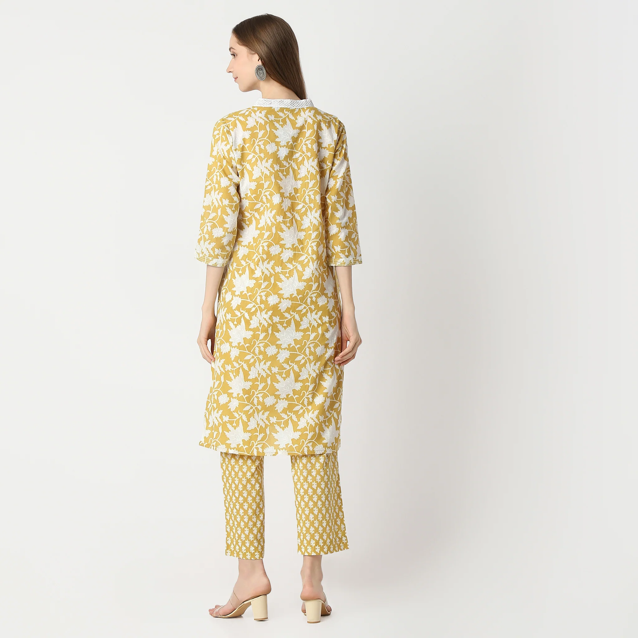 Printed V-Neck Straight Kurta With Pant Set - Image 3