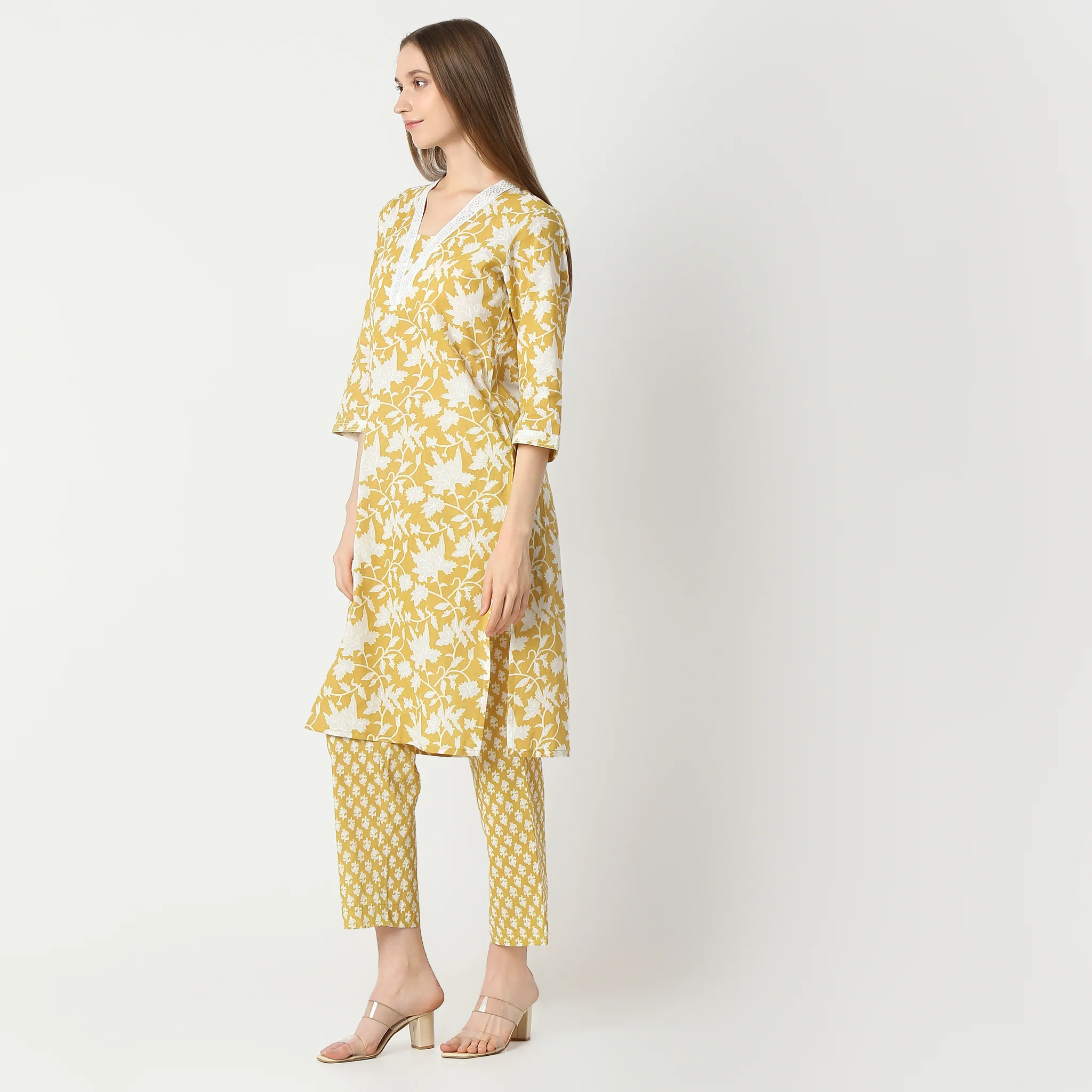 Printed V-Neck Straight Kurta With Pant Set - Image 5