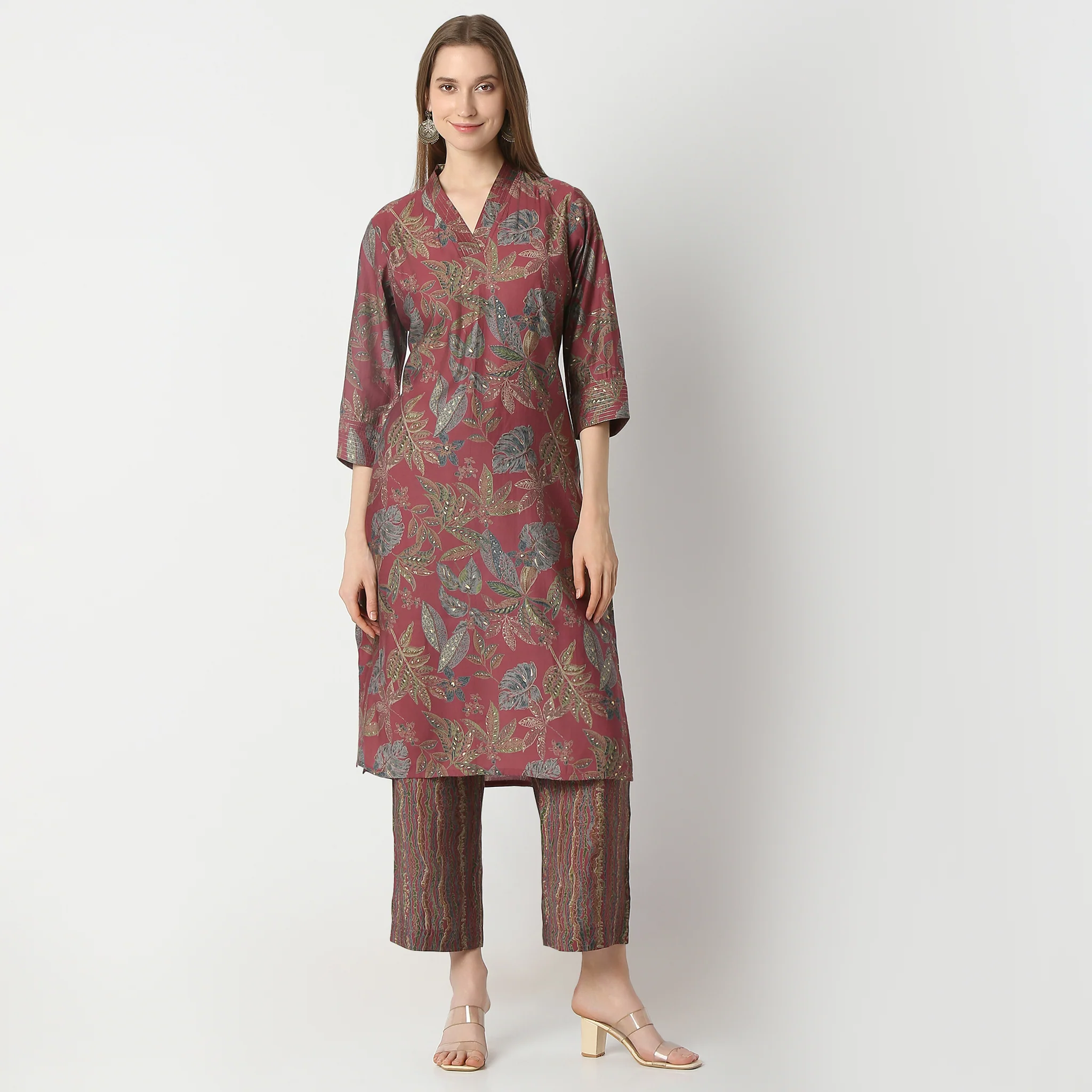 Printed V-Neck Straight Kurta With Pant Set - Image 2
