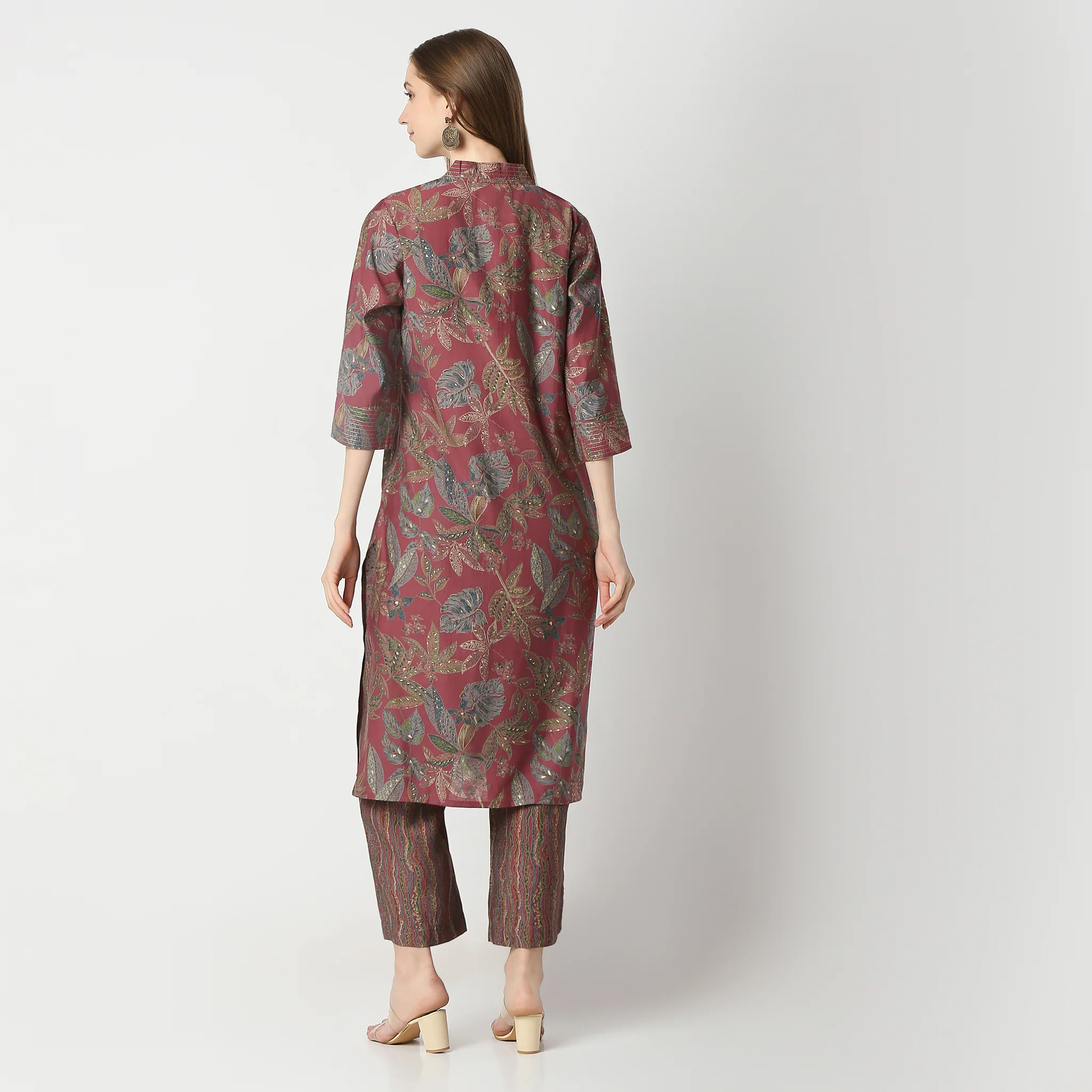 Printed V-Neck Straight Kurta With Pant Set - Image 3