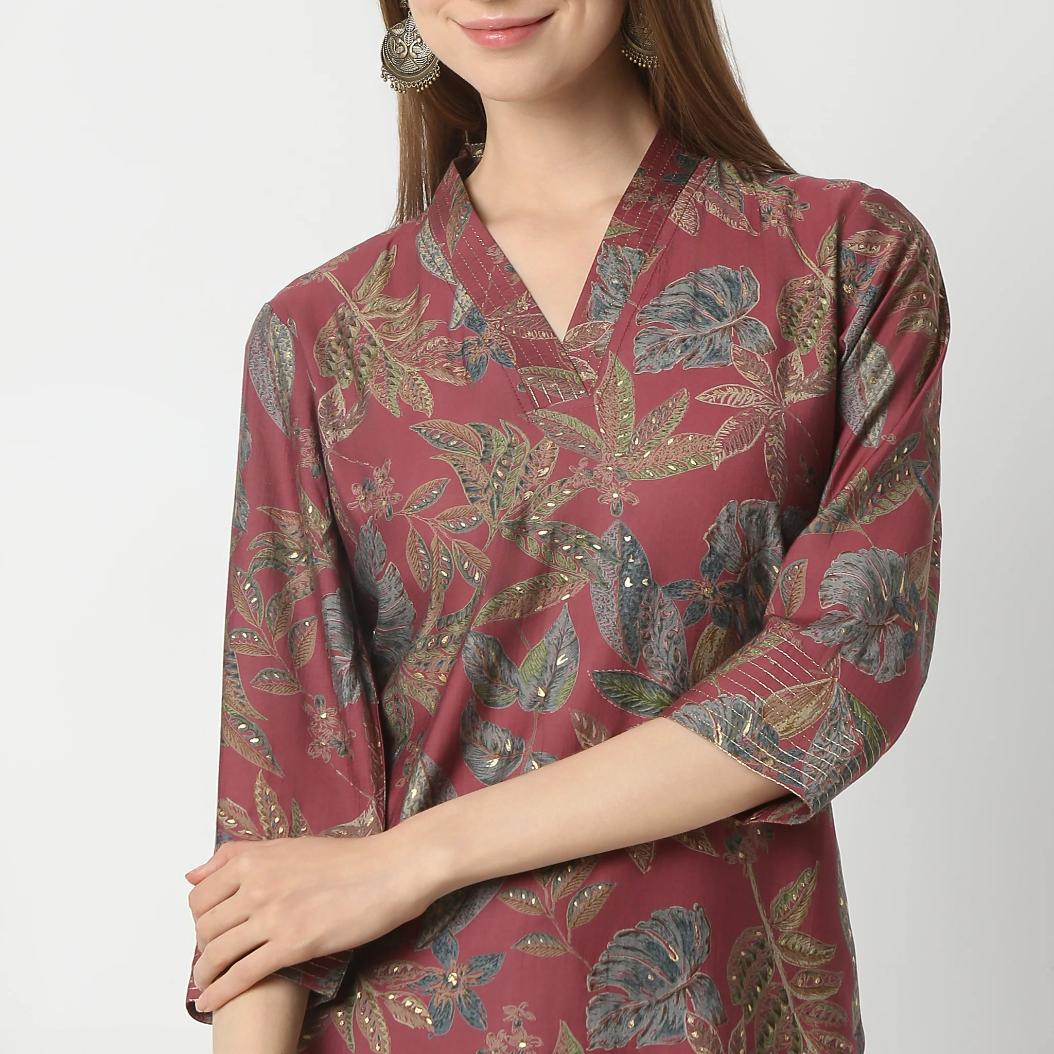 Printed V-Neck Straight Kurta With Pant Set - Image 4