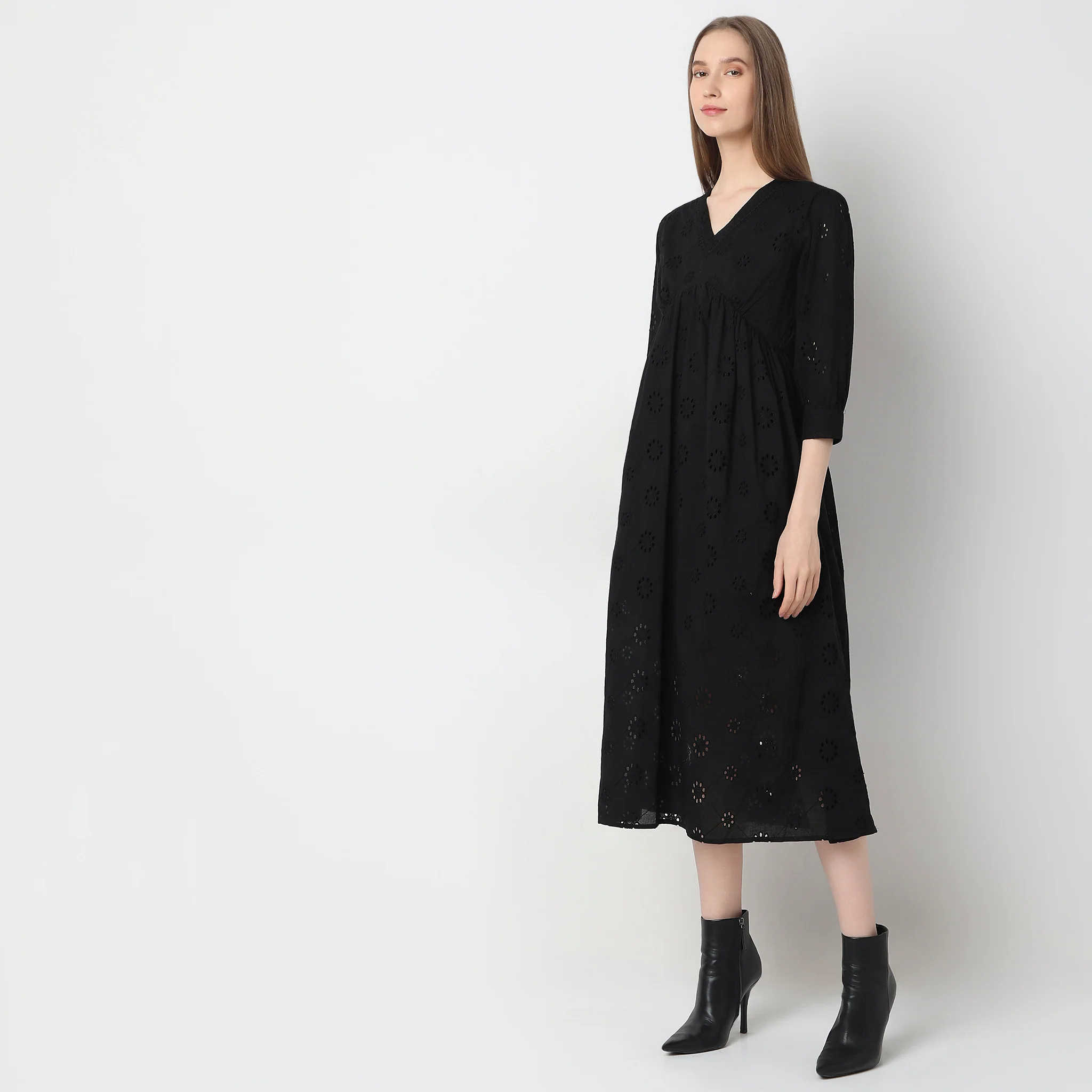 Regular Fit Solid Dress - Image 5