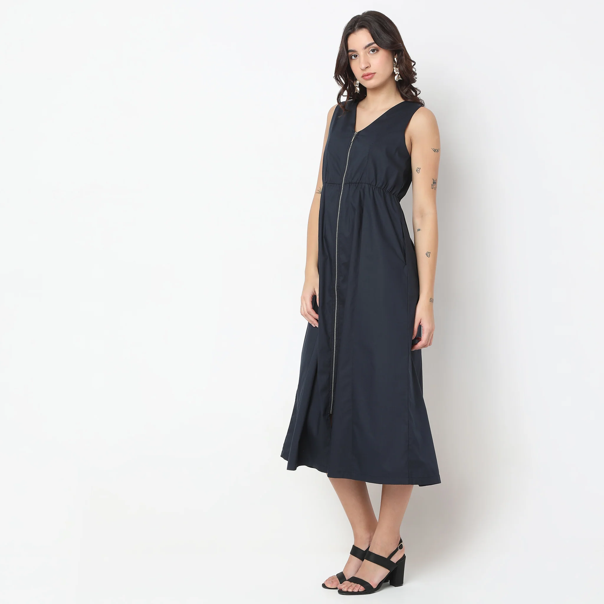 Regular Fit Solid Dress - Image 5