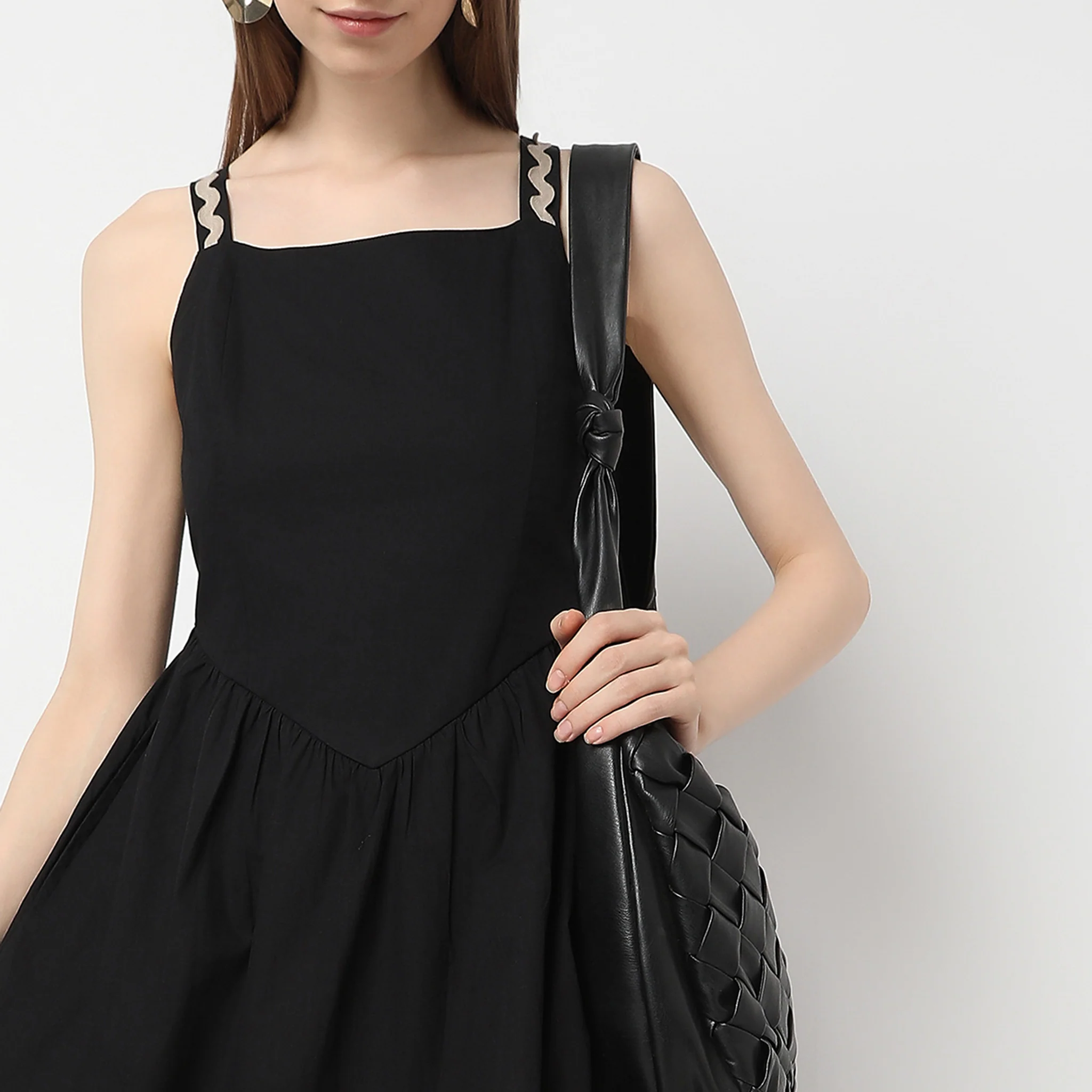 Regular Fit Solid Dress - Image 4