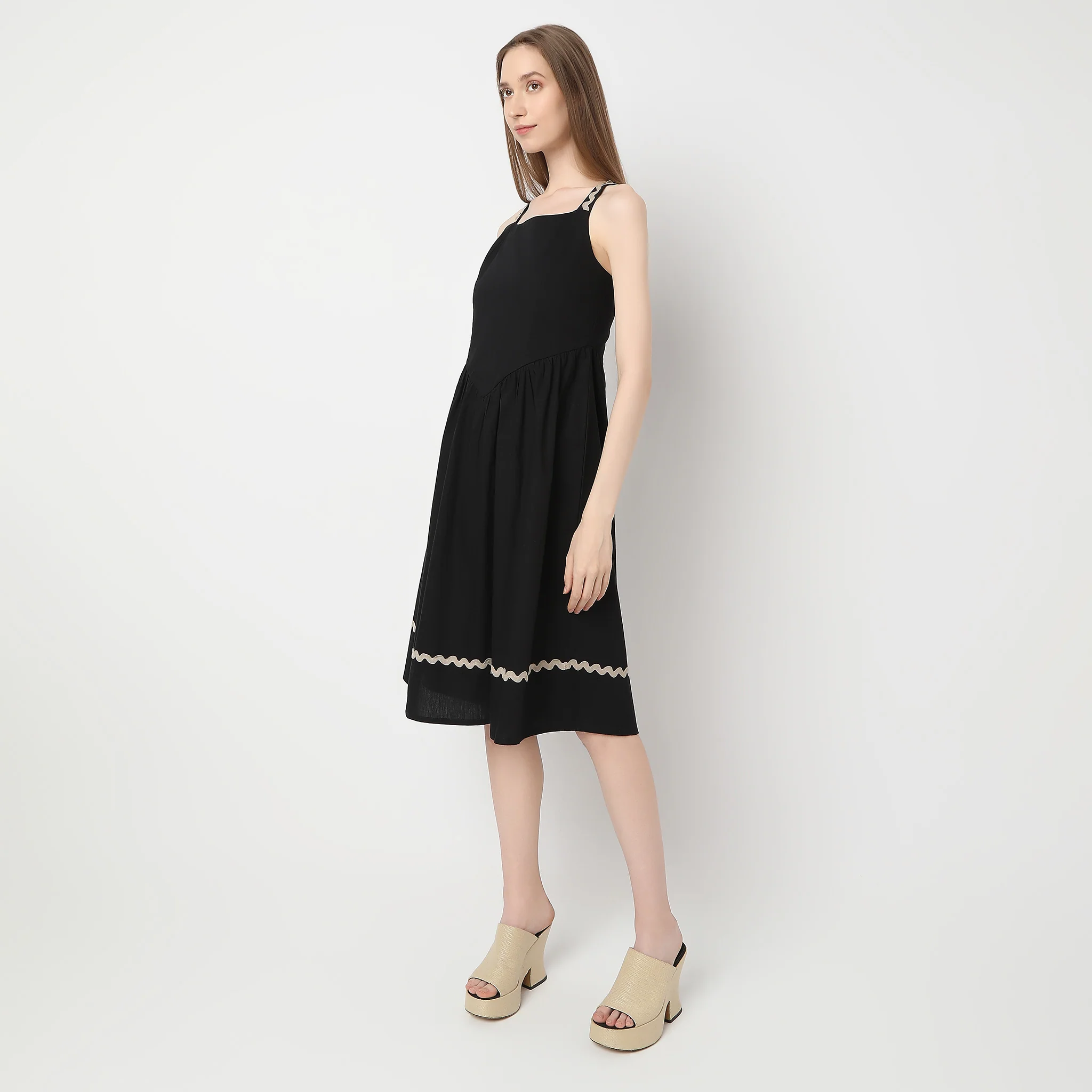 Regular Fit Solid Dress - Image 5