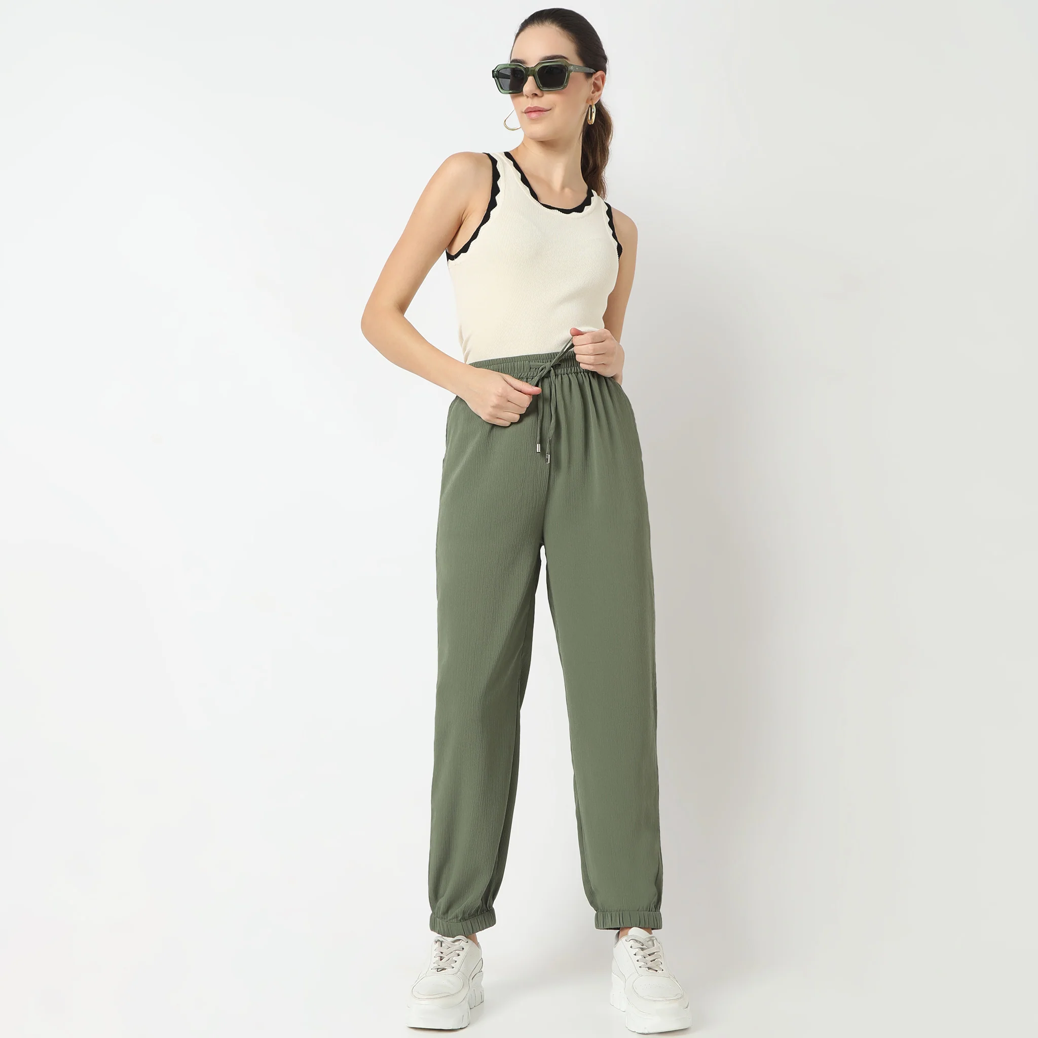 Full Length Fashion High Rise Solid Pant With Pockets