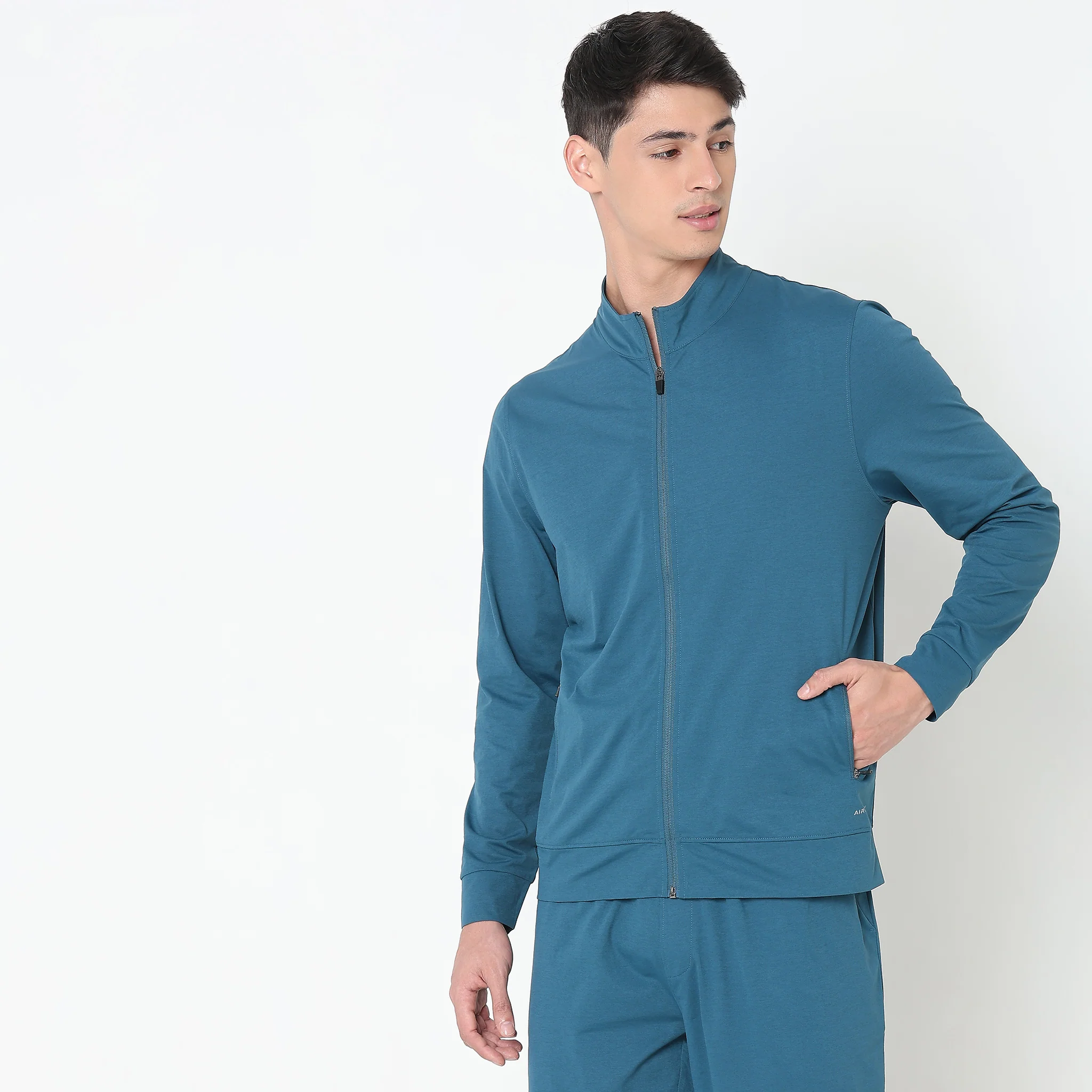 AirJack™ 24 - Regular Fit Solid Jacket With 2 Zip Pockets. LightWeight, breathable - perfect for all Weather. - Image 46