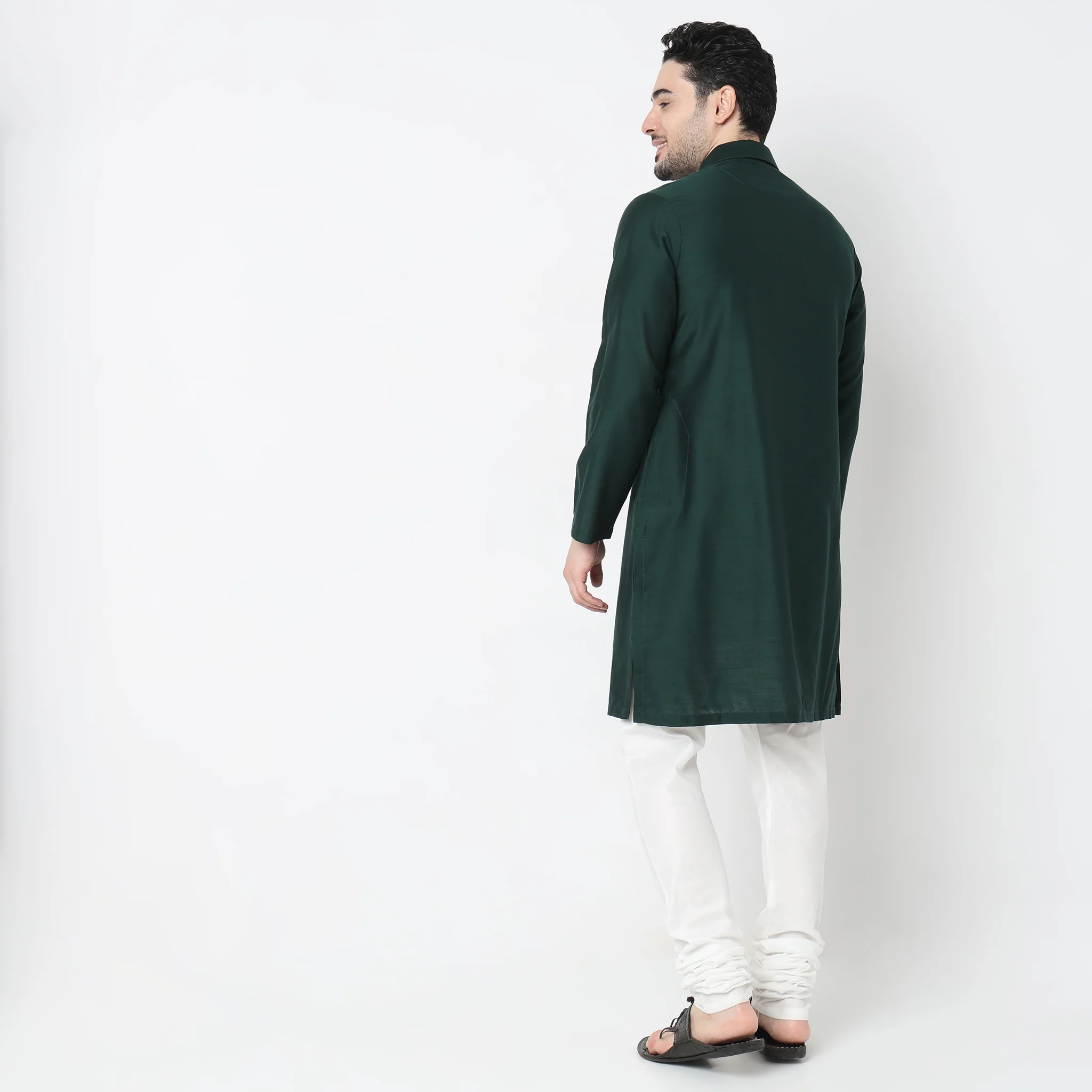 Regular Fit Solid Kurta - Image 3