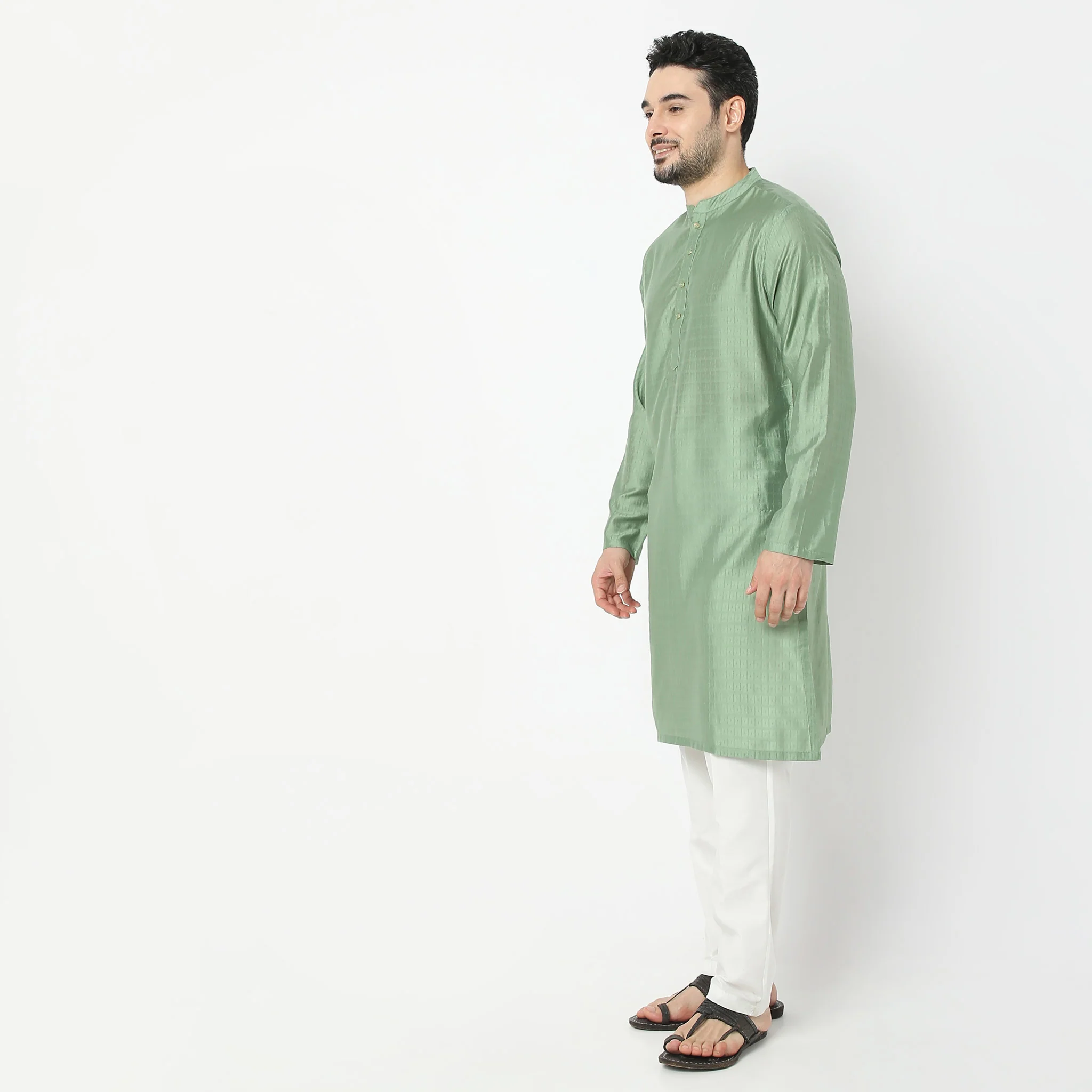 Regular Fit Solid Kurta - Image 10
