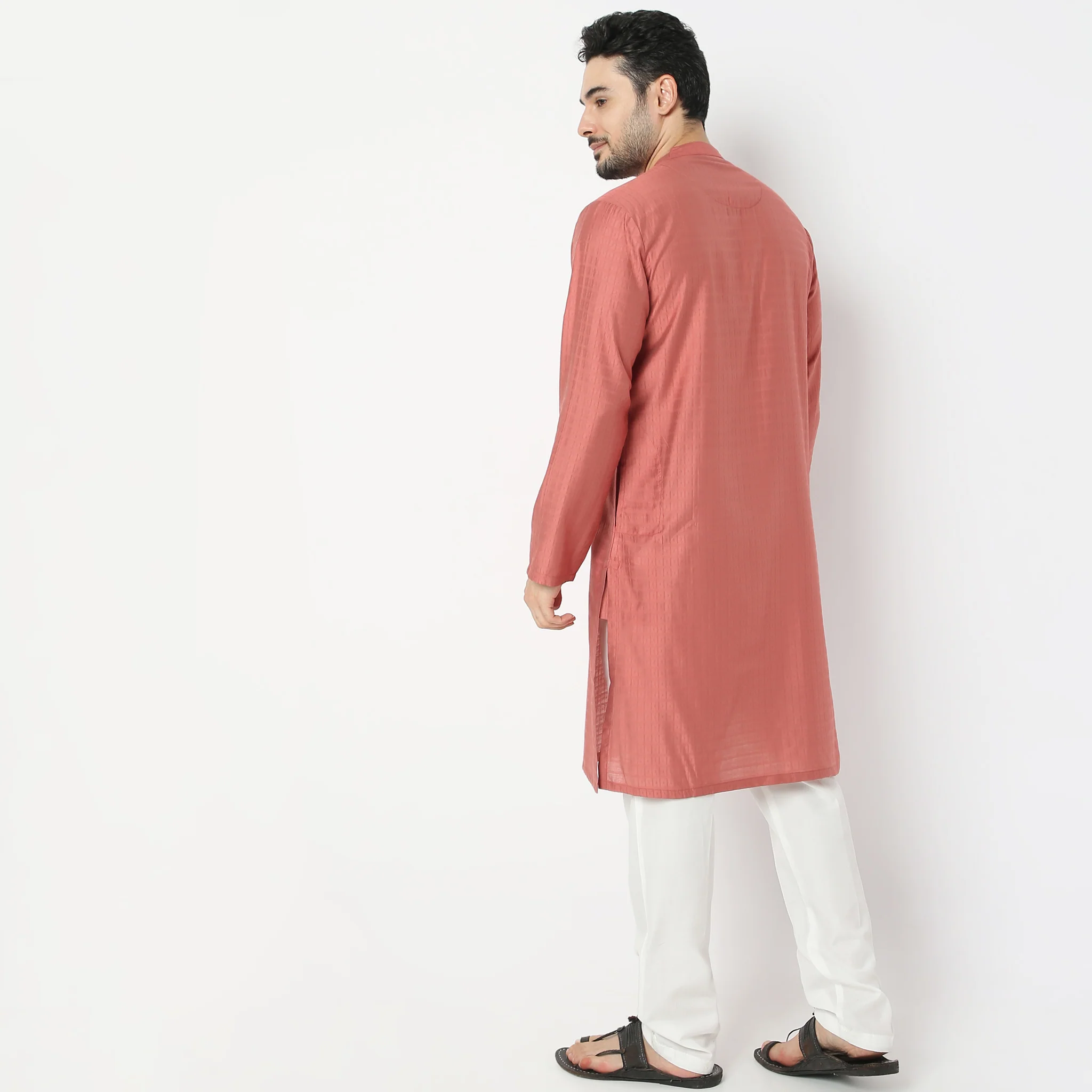 Regular Fit Solid Kurta - Image 3