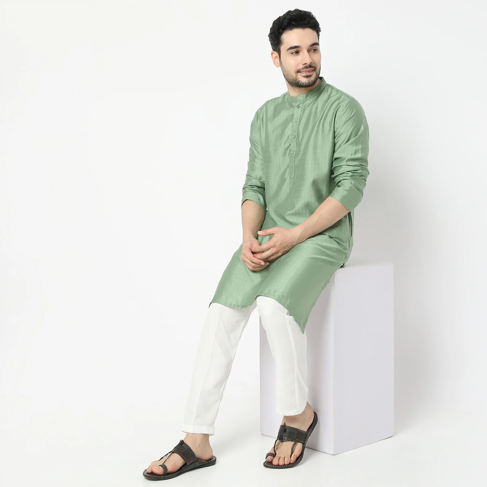Regular Fit Solid Kurta - Image 6