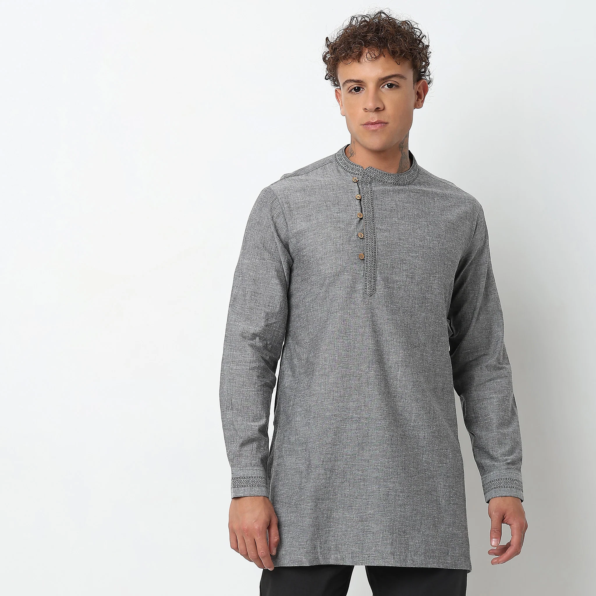 Regular Fit Solid Kurta - Image 2