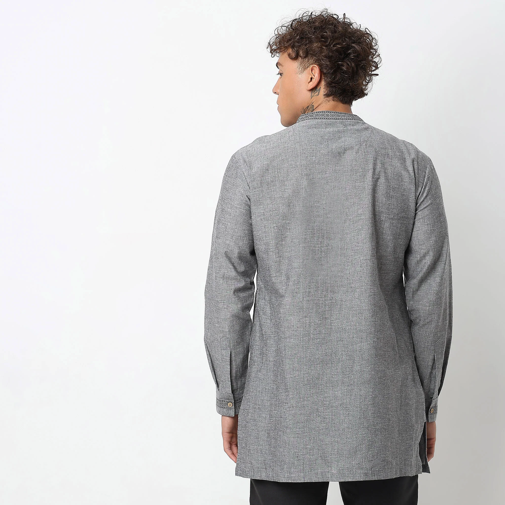 Regular Fit Solid Kurta - Image 3