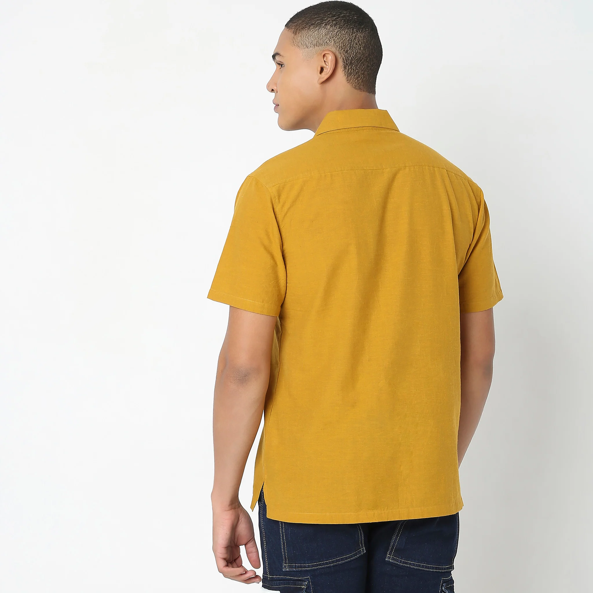 Regular Fit Solid Kurta - Image 3