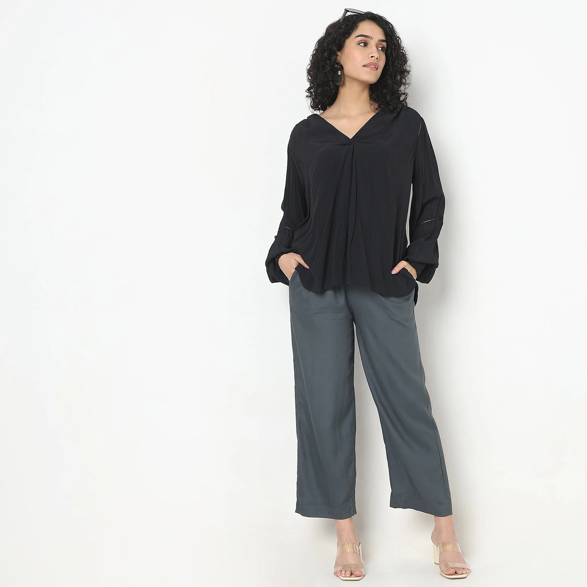 Regular Fit Solid Mid Rise Pants