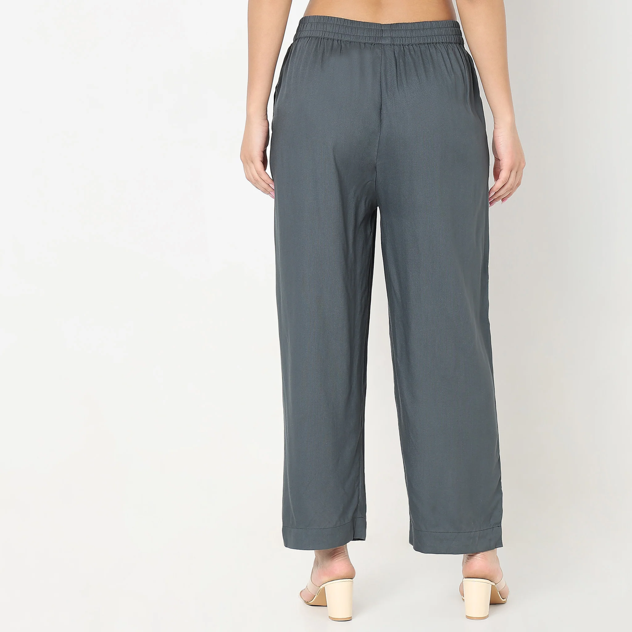 Regular Fit Solid Mid Rise Pants - Image 3