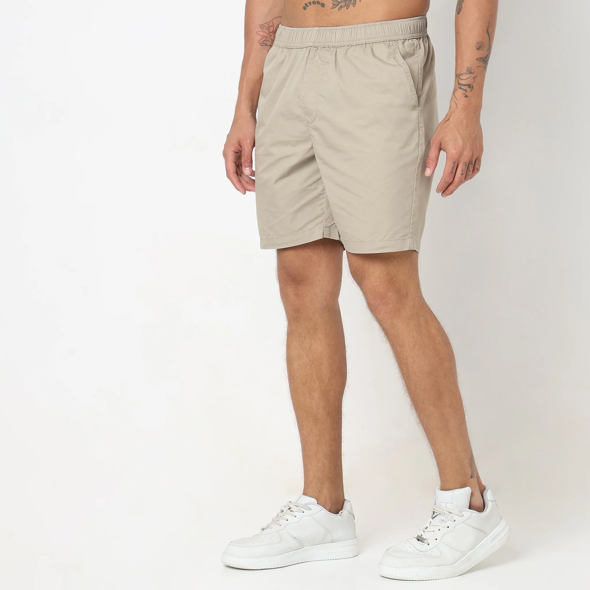 Regular Fit Solid Mid Rise Shorts - Image 10