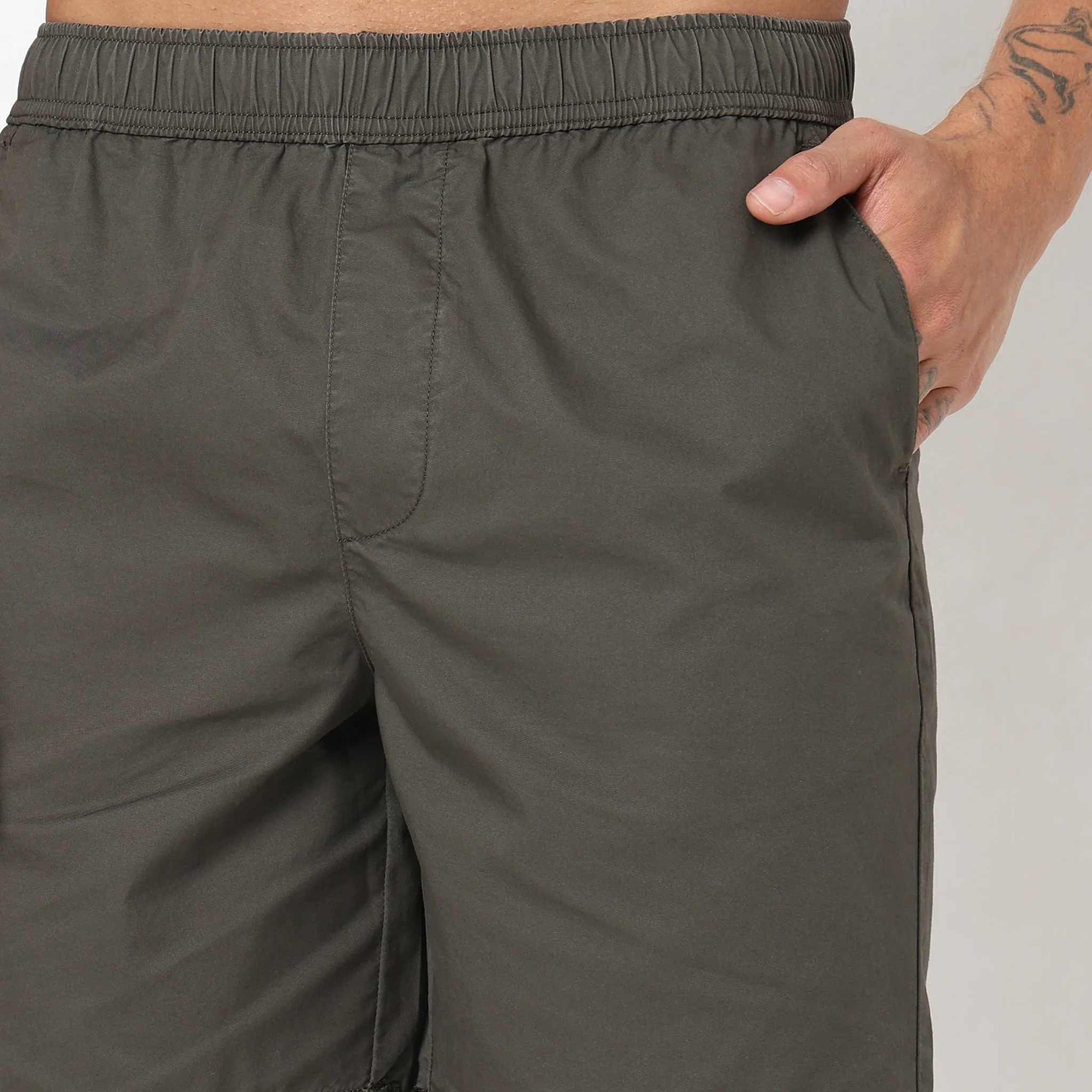 Regular Fit Solid Mid Rise Shorts - Image 19
