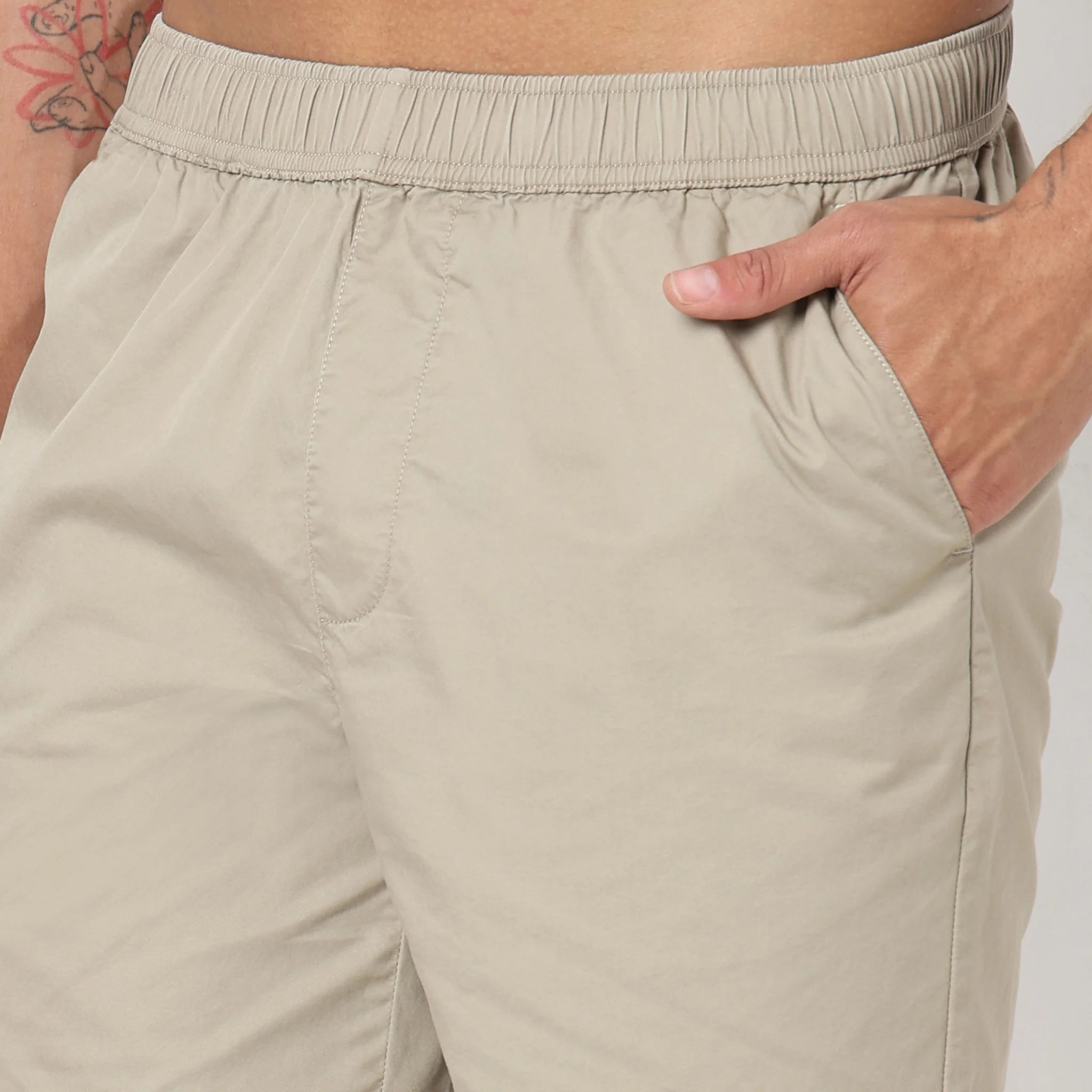 Regular Fit Solid Mid Rise Shorts - Image 9