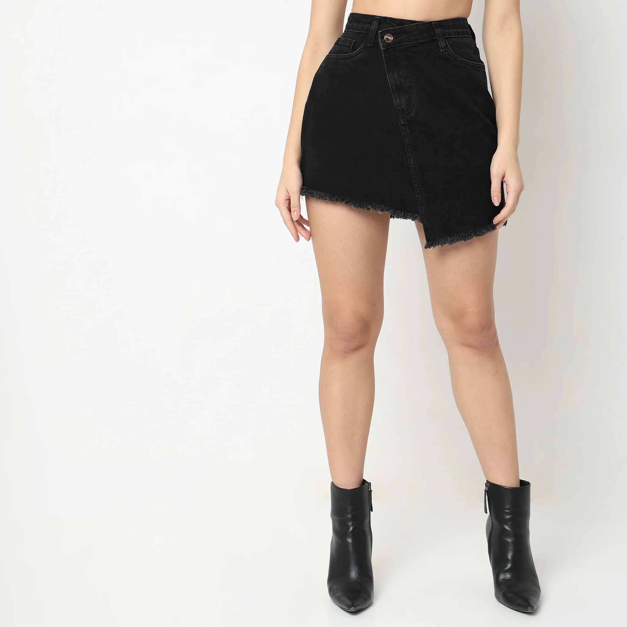 Regular Fit Solid Mid Rise Skirt - Image 2