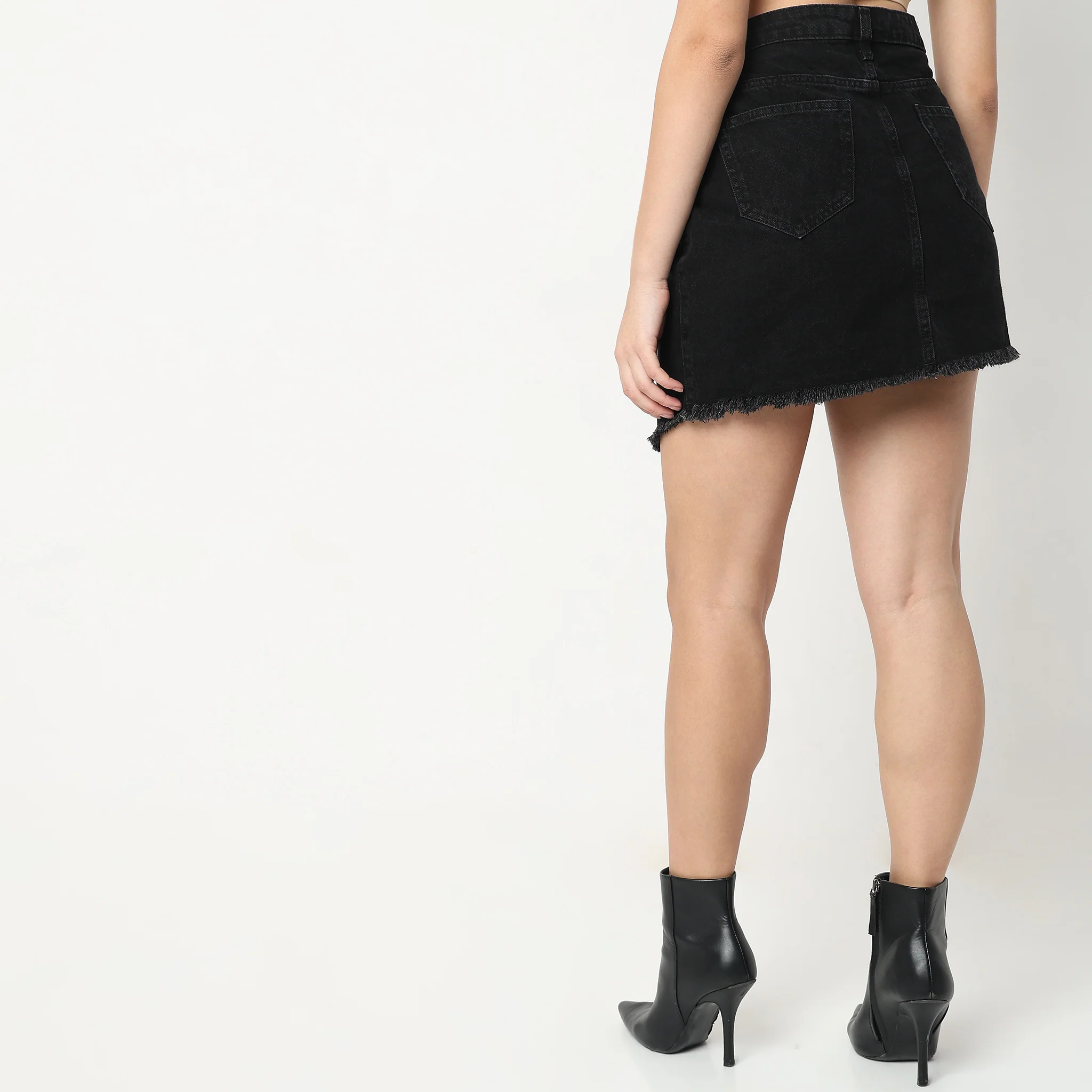 Regular Fit Solid Mid Rise Skirt - Image 3