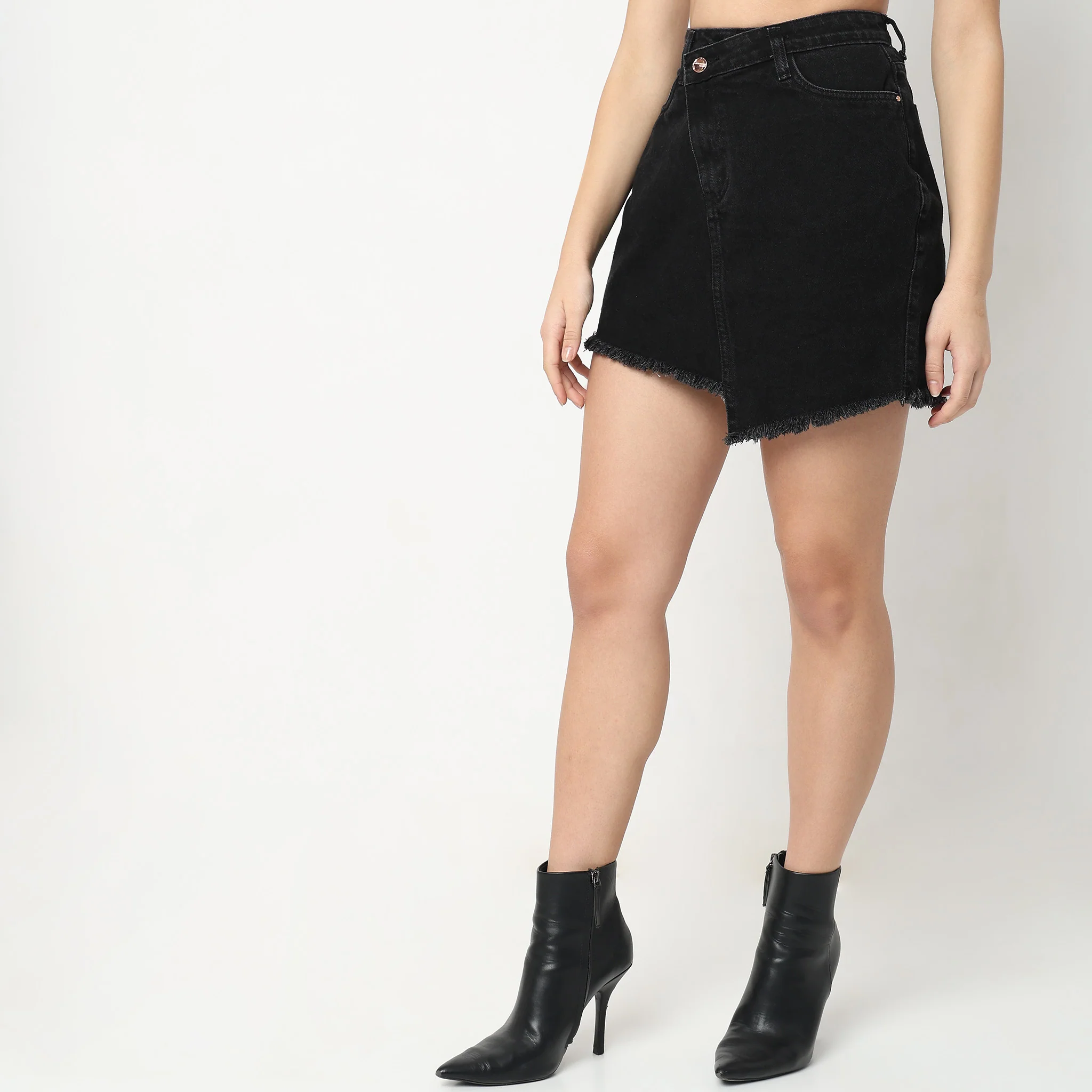 Regular Fit Solid Mid Rise Skirt - Image 5