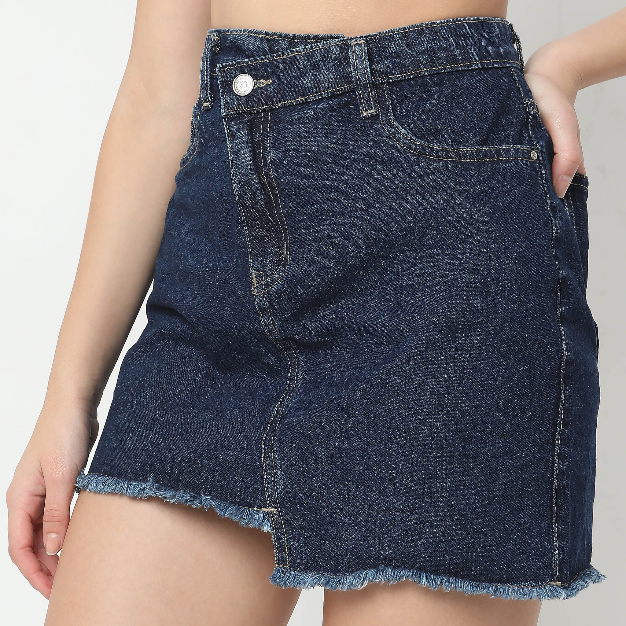 Regular Fit Solid Mid Rise Skirt - Image 9