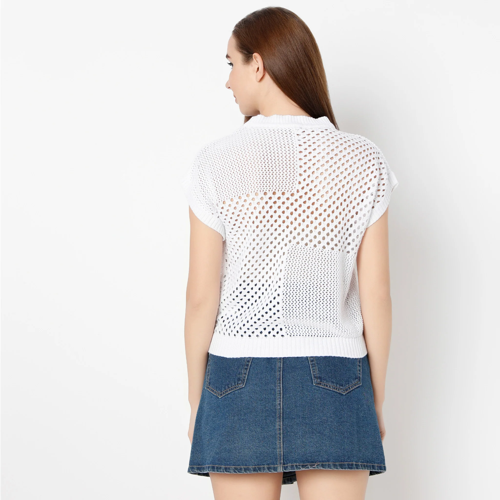 Round Neck Block Knitted Solid Betty T-Shirt - Image 3