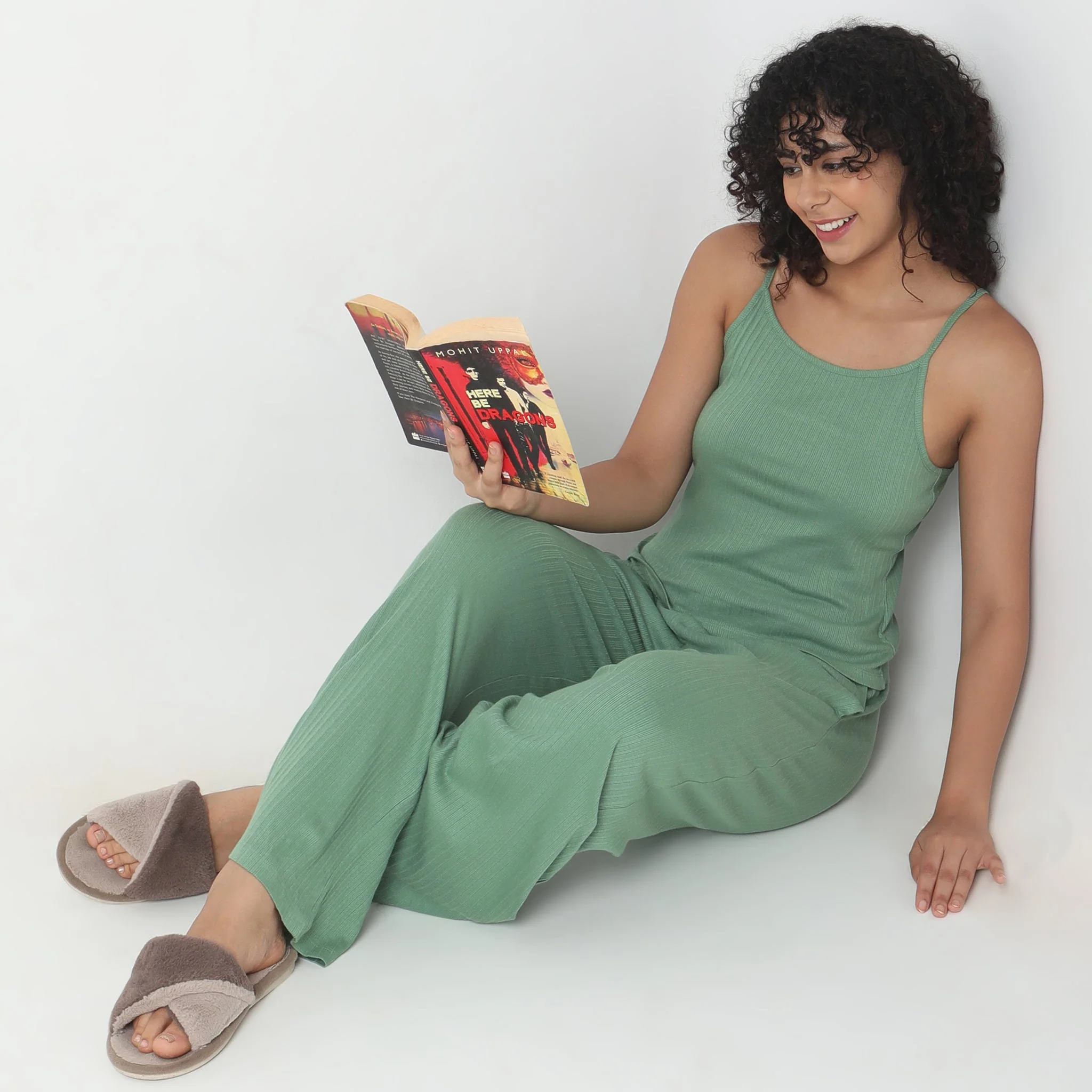 Regular Fit Solid Lounge Slip - Image 12