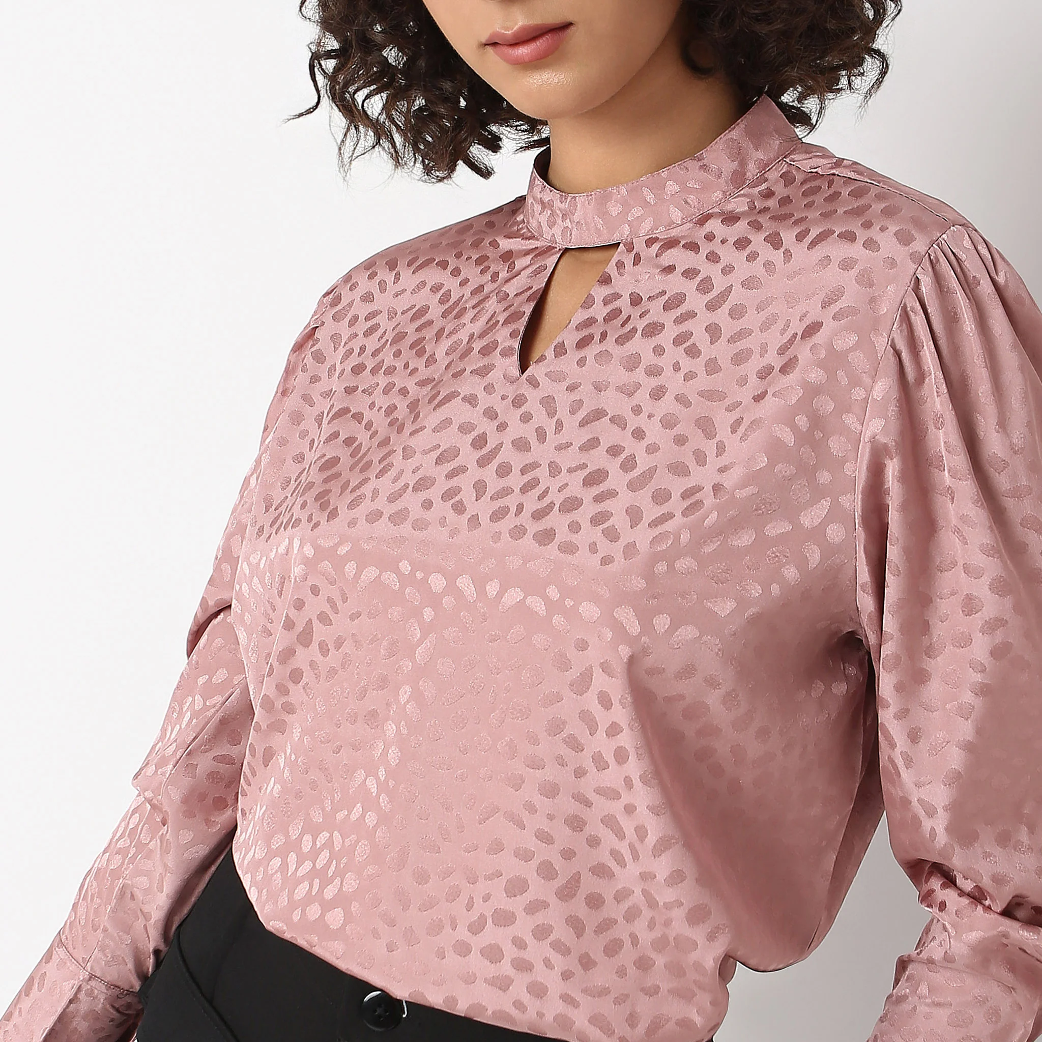Regular Fit Solid Top - Image 4