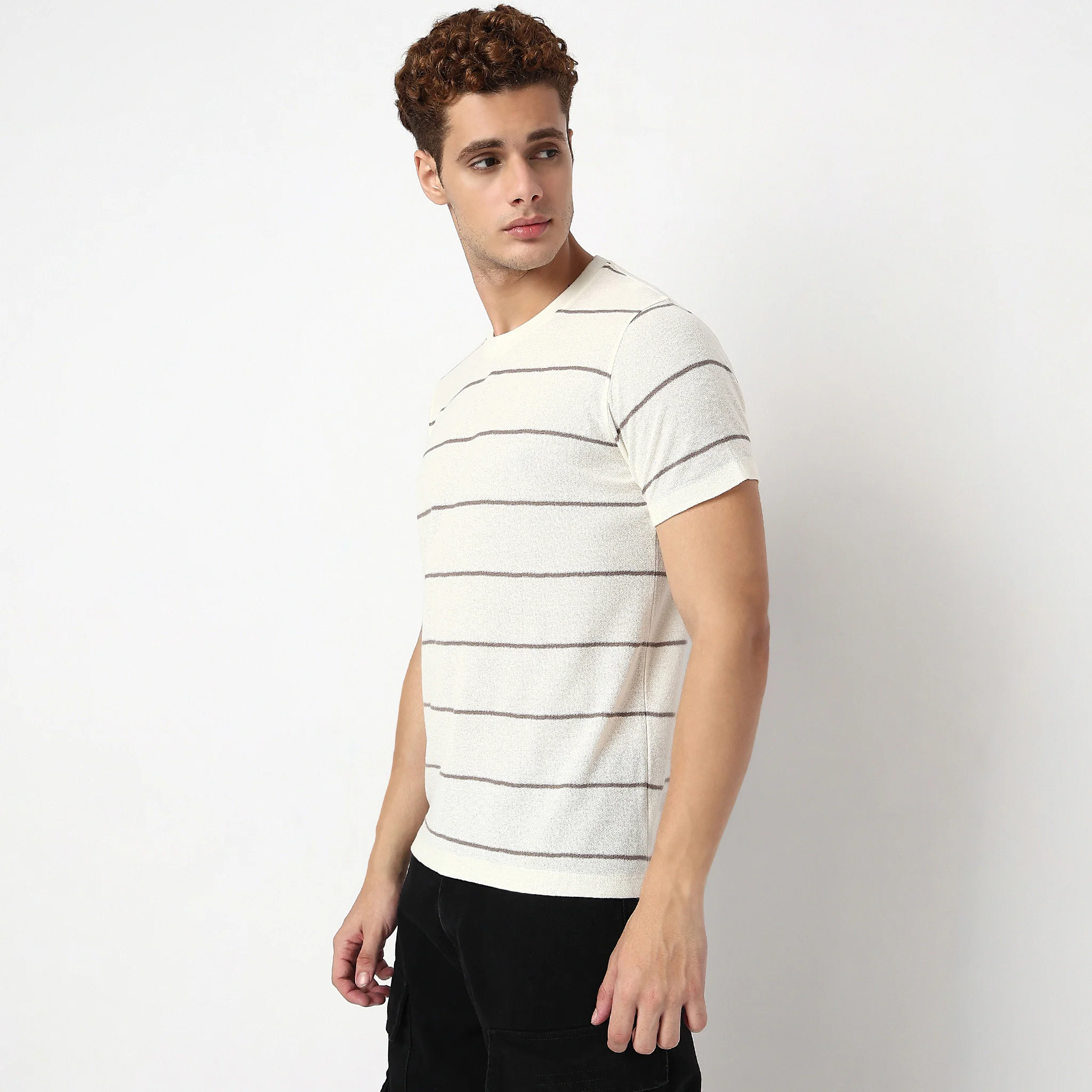 Crew Neck T-Shirt With Texture And Stripes - Image 10