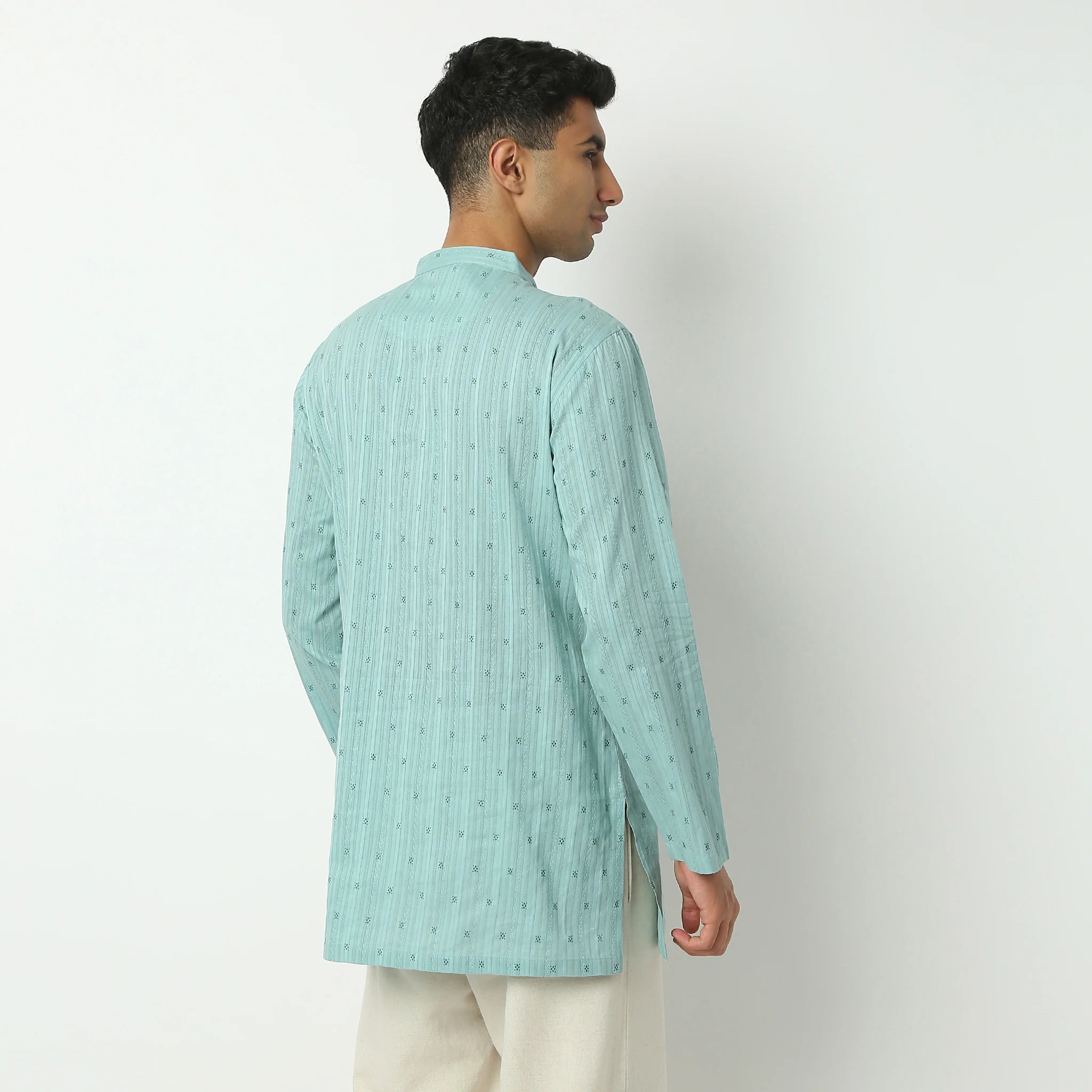 Mandarin Collar Full Sleeve Thigh Length Structured Printed Mid Kurta - Image 3