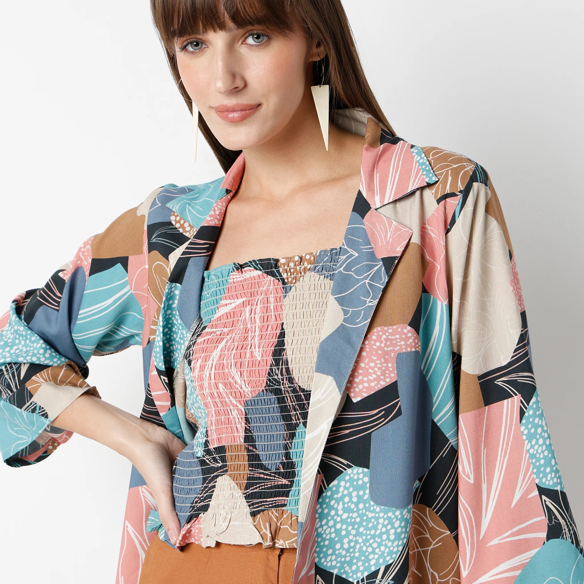 Relaxed Fit Abstract Square Neck Flared Full Sleeve Top With Pant & With Shrug Set - Image 4