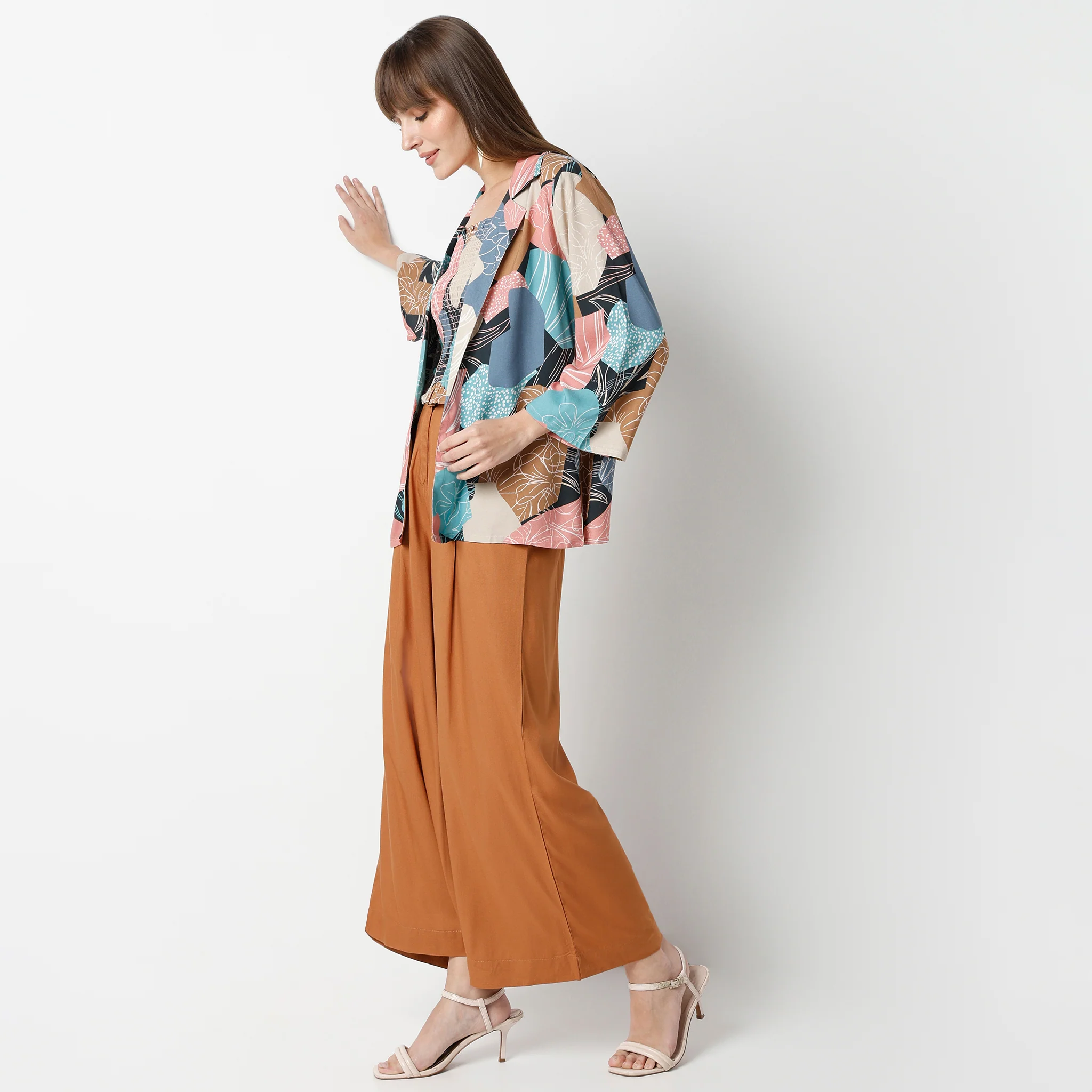 Relaxed Fit Abstract Square Neck Flared Full Sleeve Top With Pant & With Shrug Set - Image 5