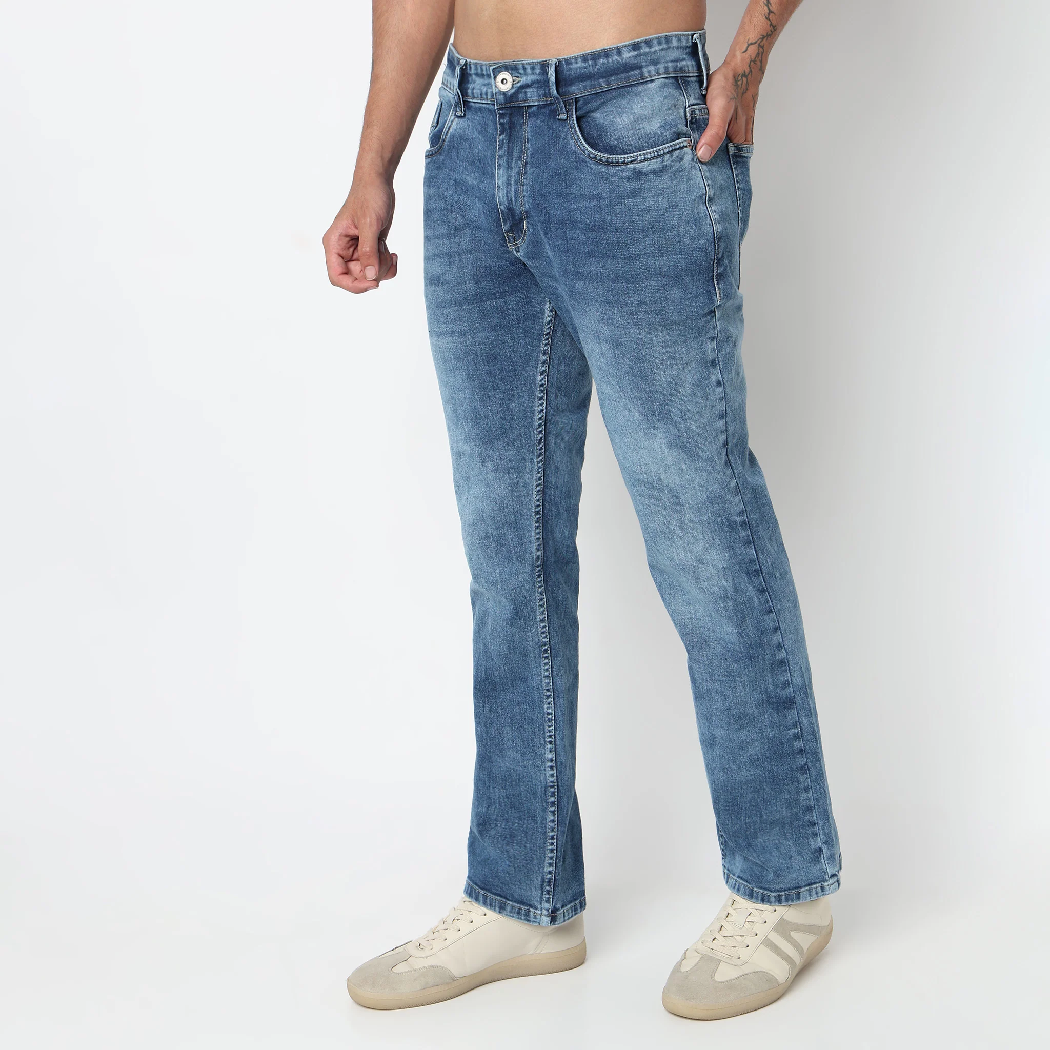 Relaxed Fit Essentials Jeans - Image 10
