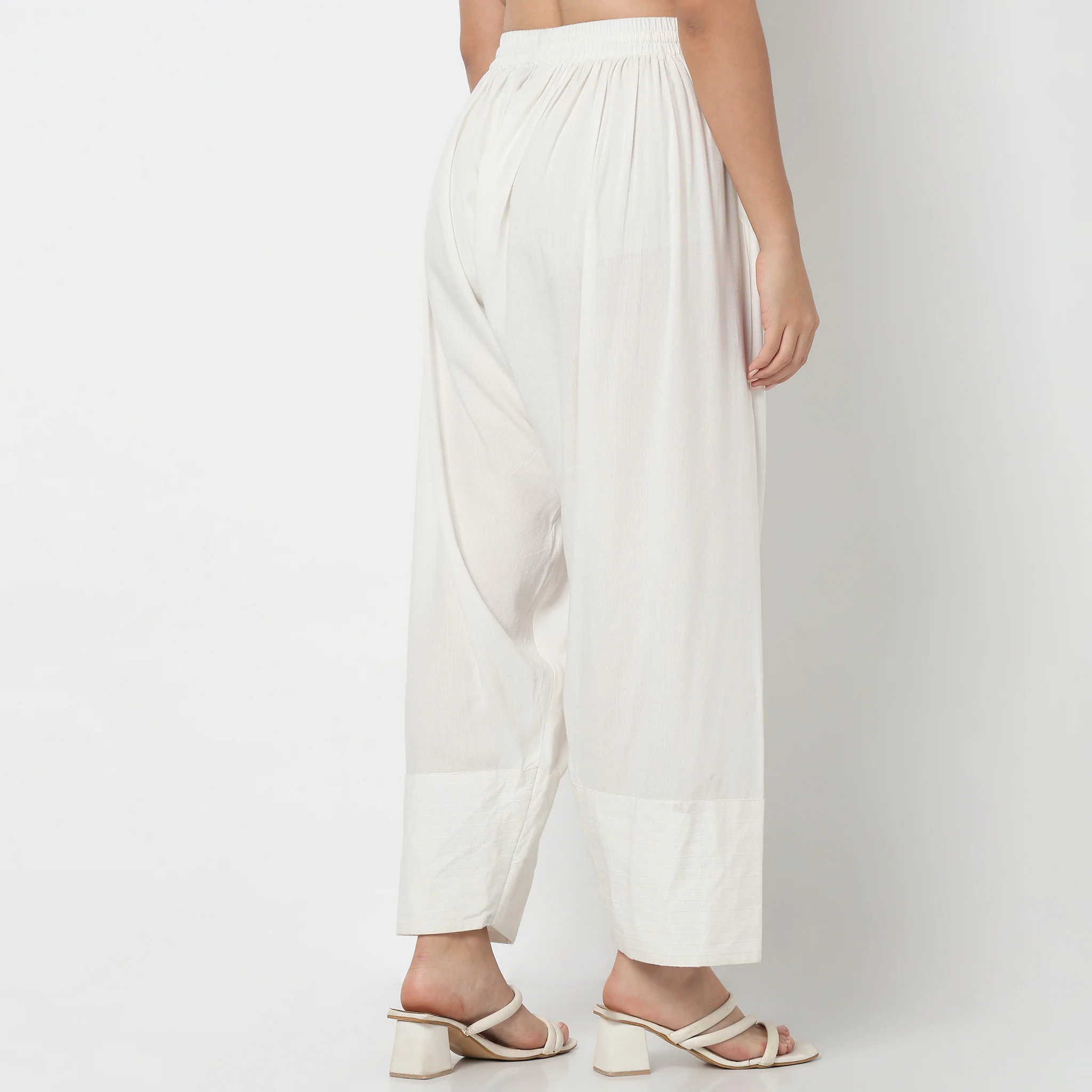 Relaxed Fit Gathered Farsi Pants - Image 3