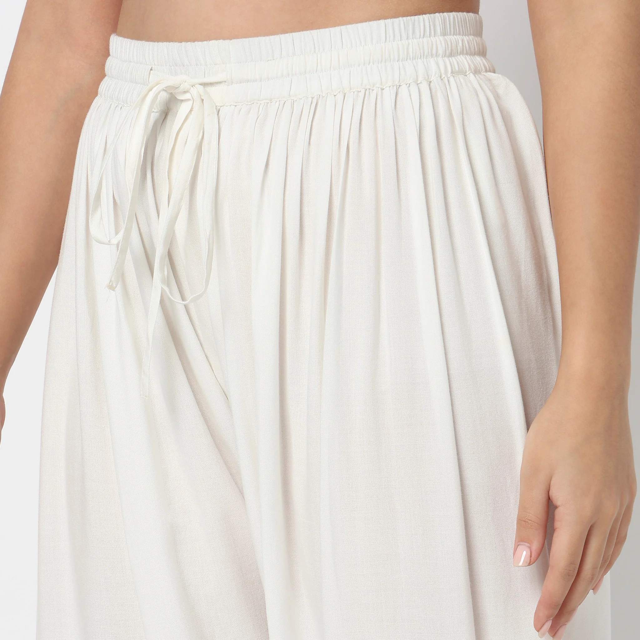 Relaxed Fit Gathered Farsi Pants - Image 4