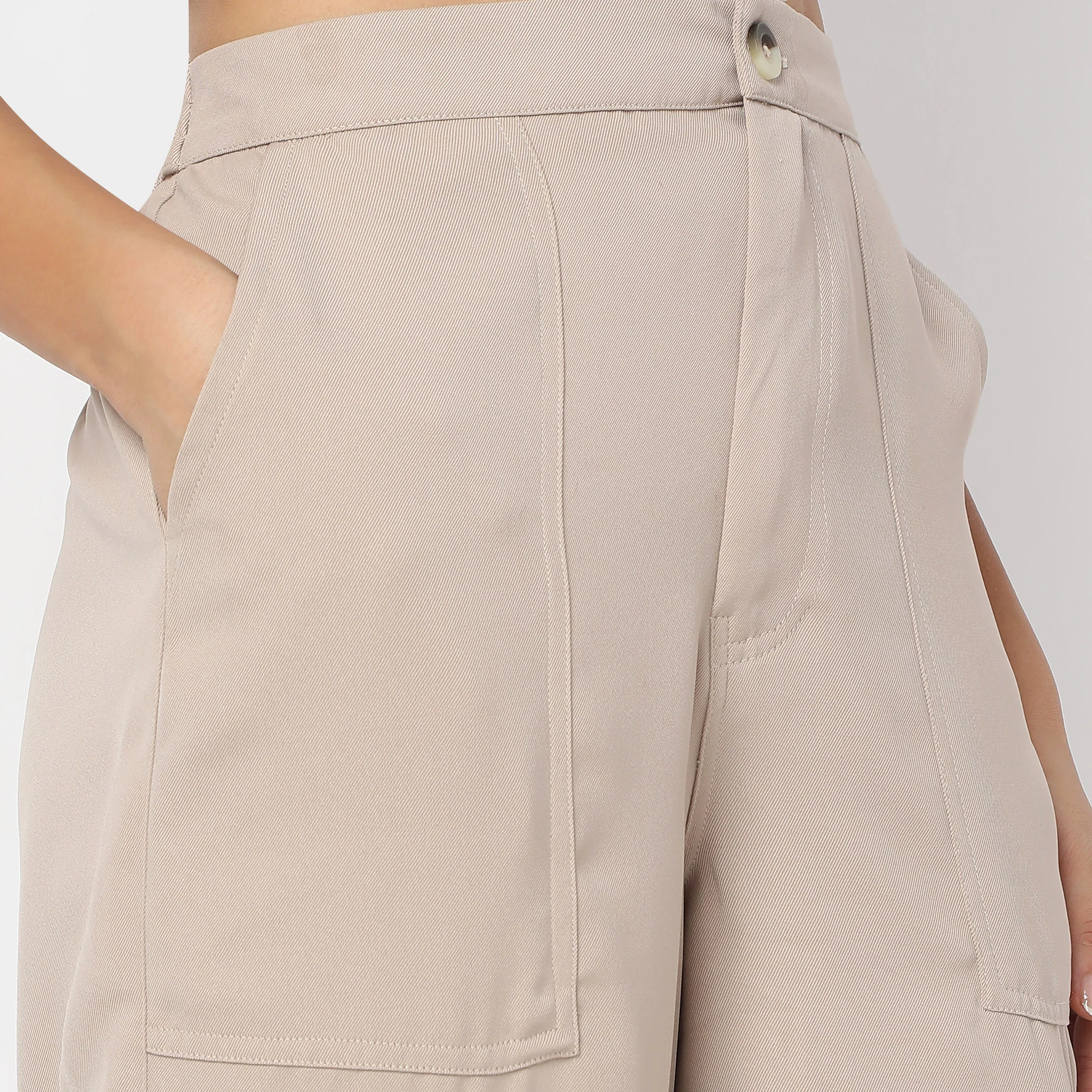 Relaxed Fit Mid Rise Cargos - Image 4